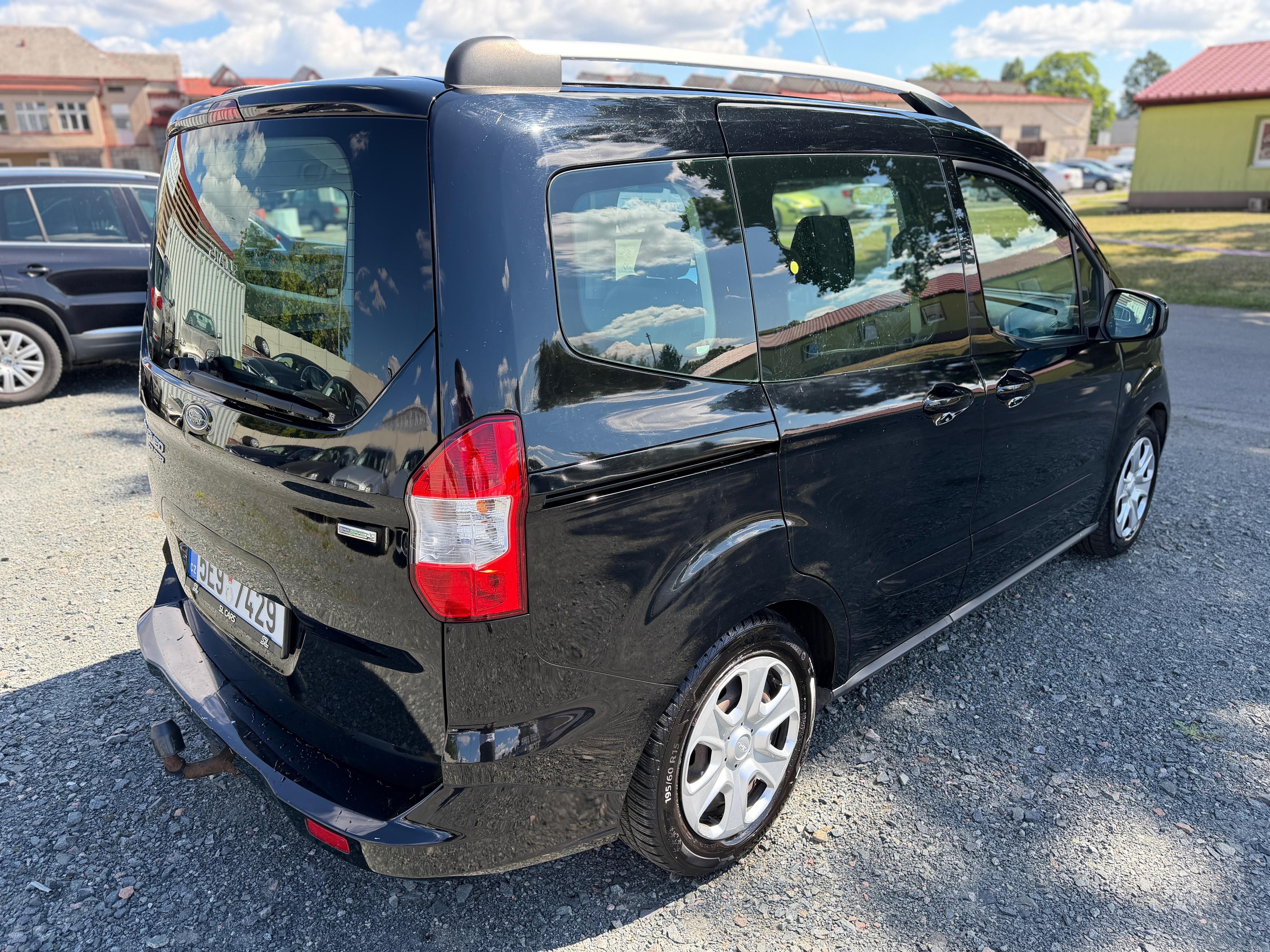 Ford Tourneo Courier, 1.0 EB KLIMA TAŽNÉ ČR DPH! - fotka 3