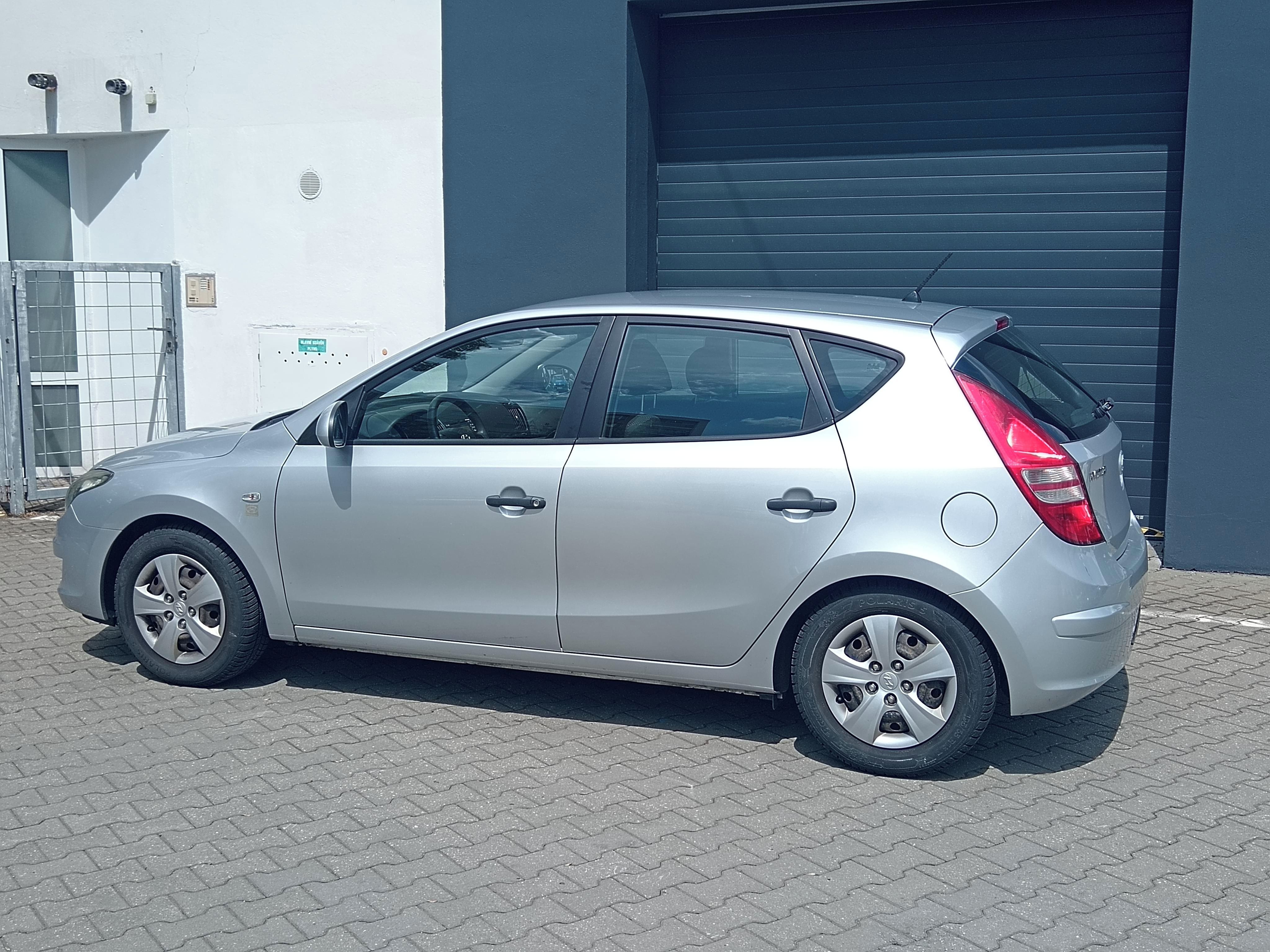 Hyundai i30, 1,4i - fotka 4
