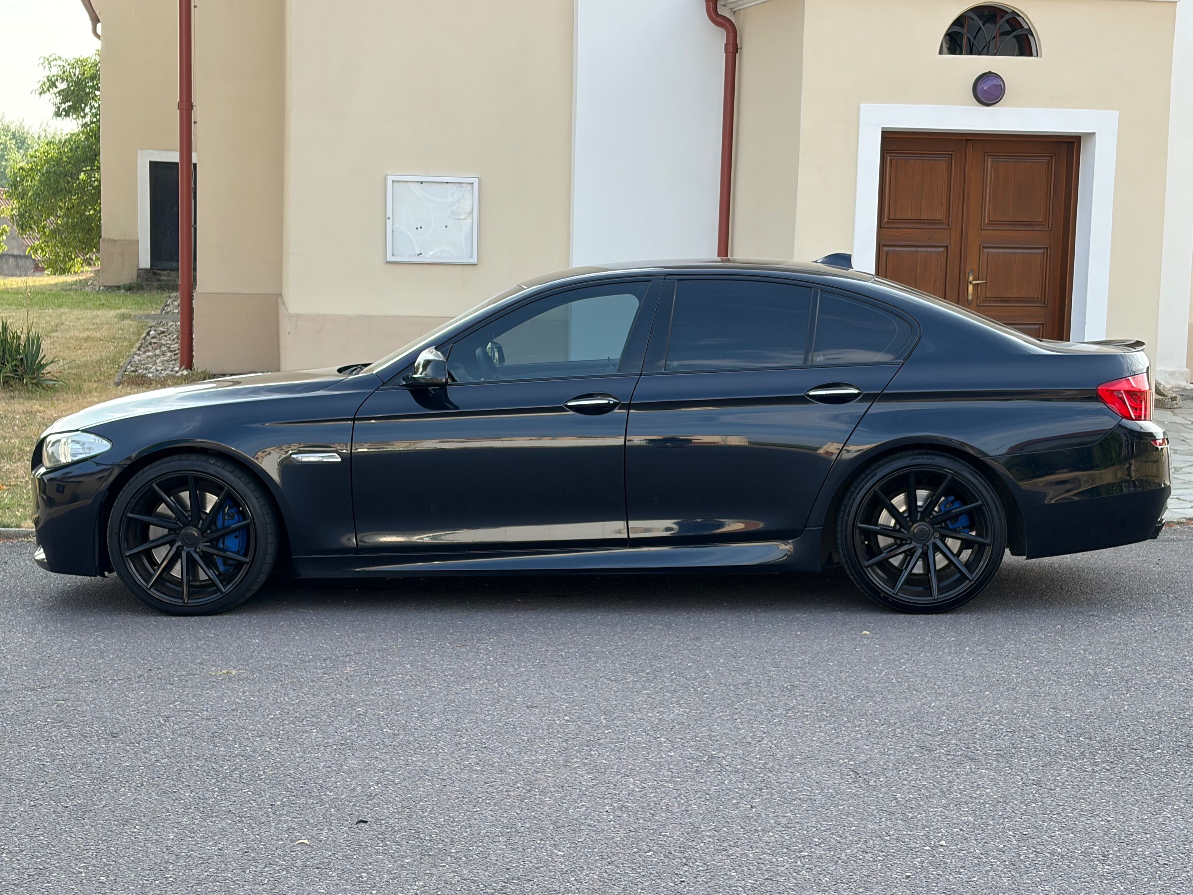 BMW Řada 5, M550d xDRIVE/ČR/ - fotka 3