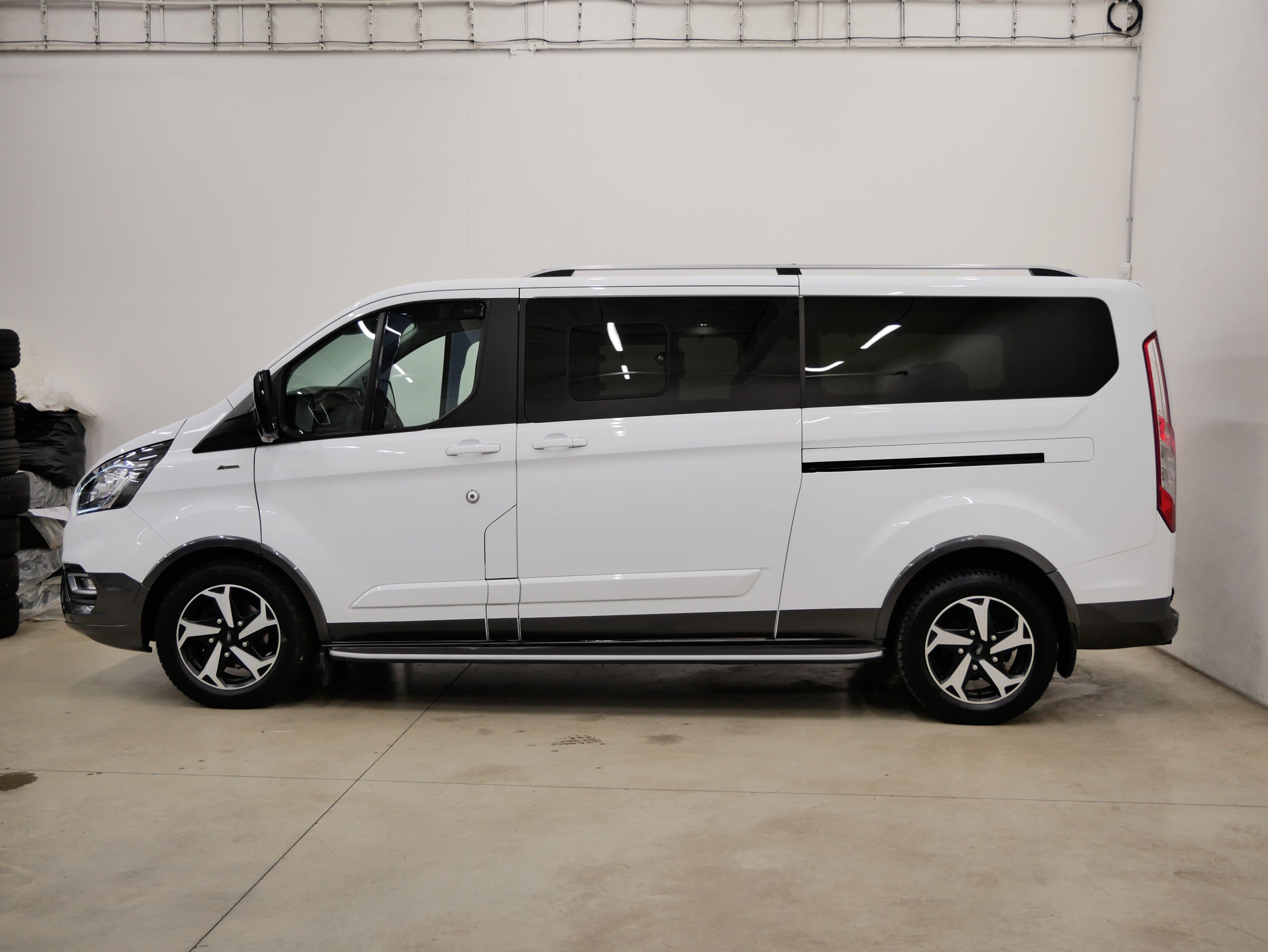 Ford Tourneo Custom, 2.0 TDCI 125 kW - fotka 3