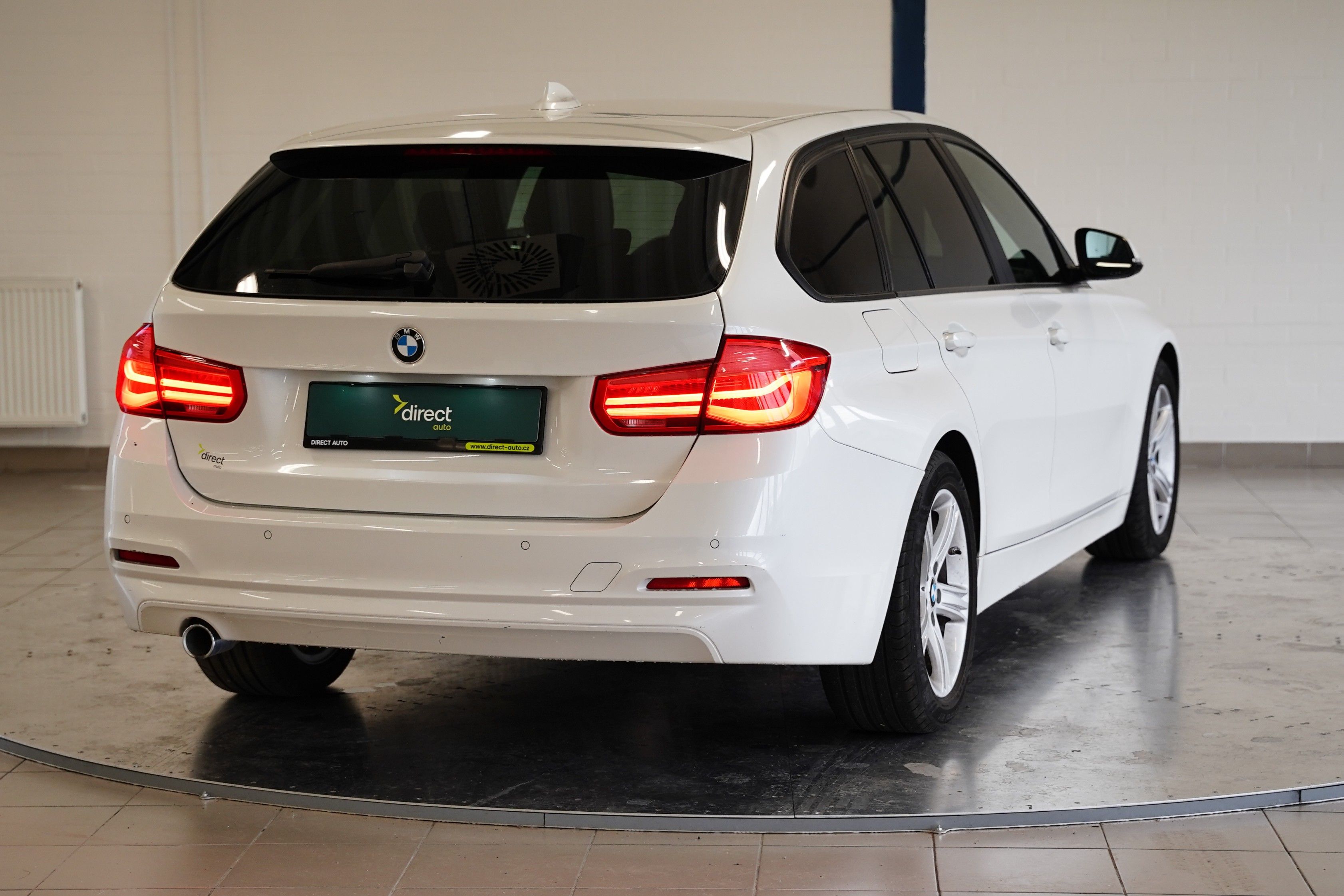 BMW Řada 3, 318d 110KW - fotka 2