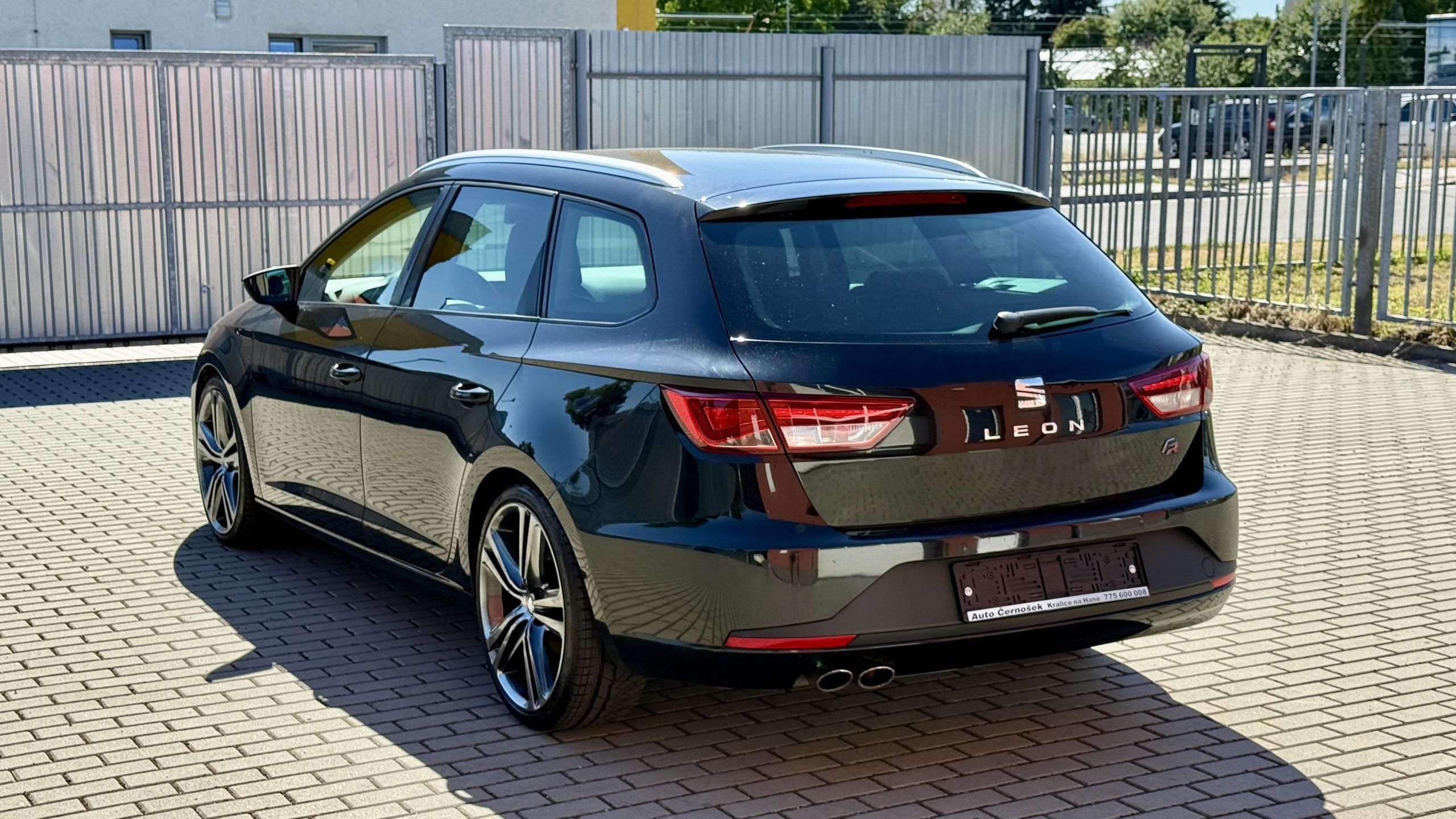 Seat Leon, ST*2.0TDi*135kW*FR*LED*ACC* - fotka 3