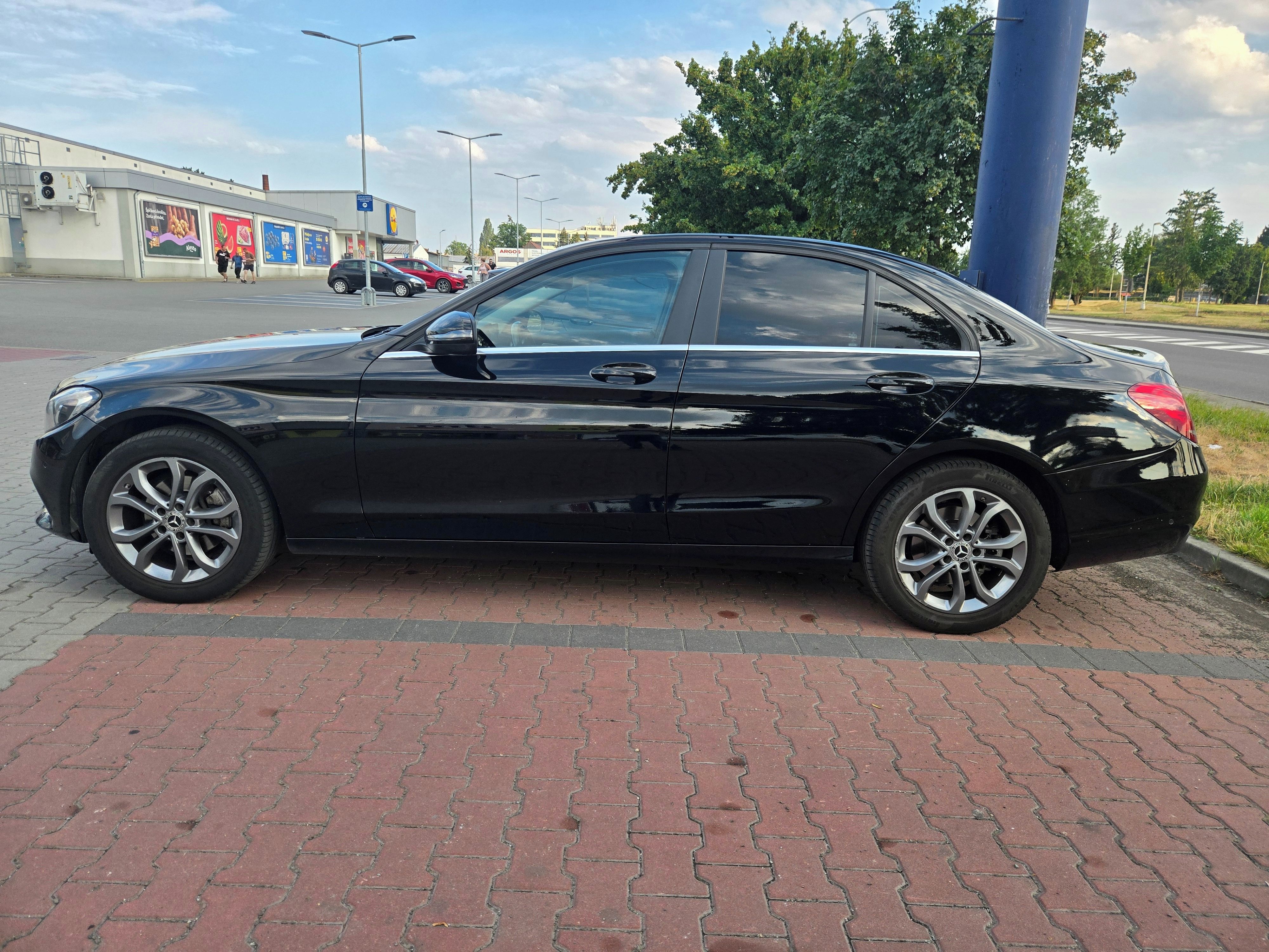 Mercedes-Benz Třídy C - fotka 4