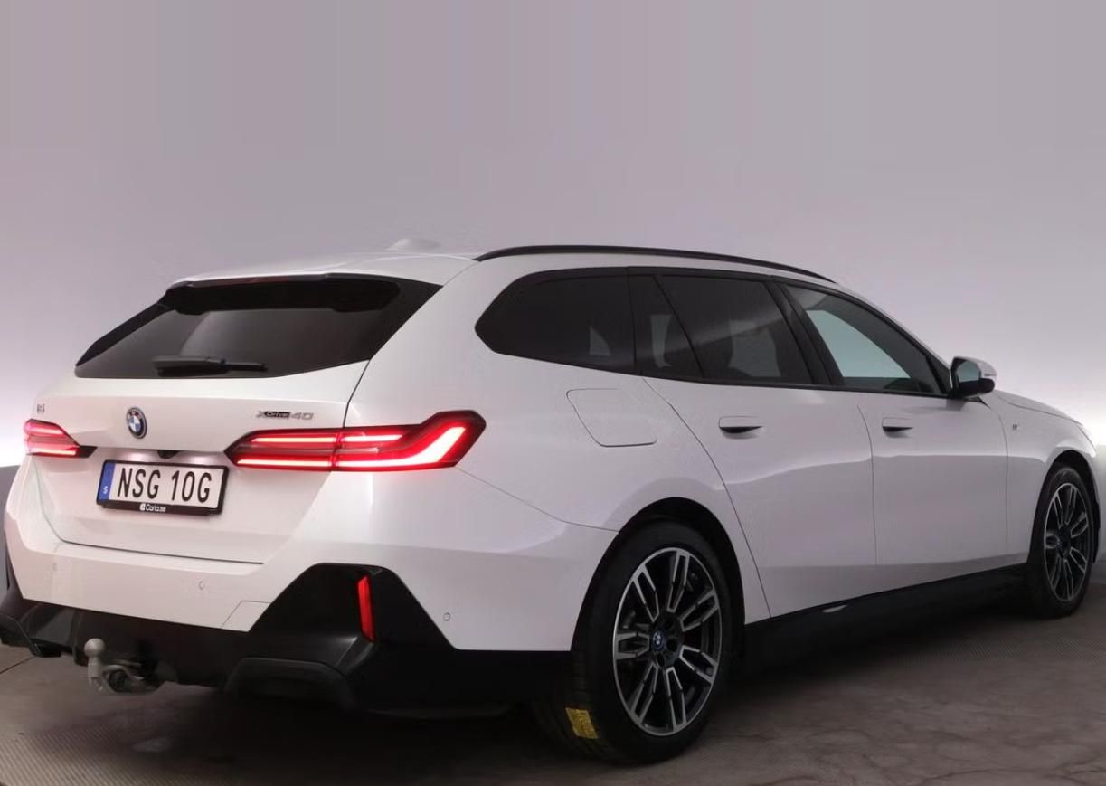 BMW i5, xDrive40 Touring M SoH 96% Taž - fotka 4