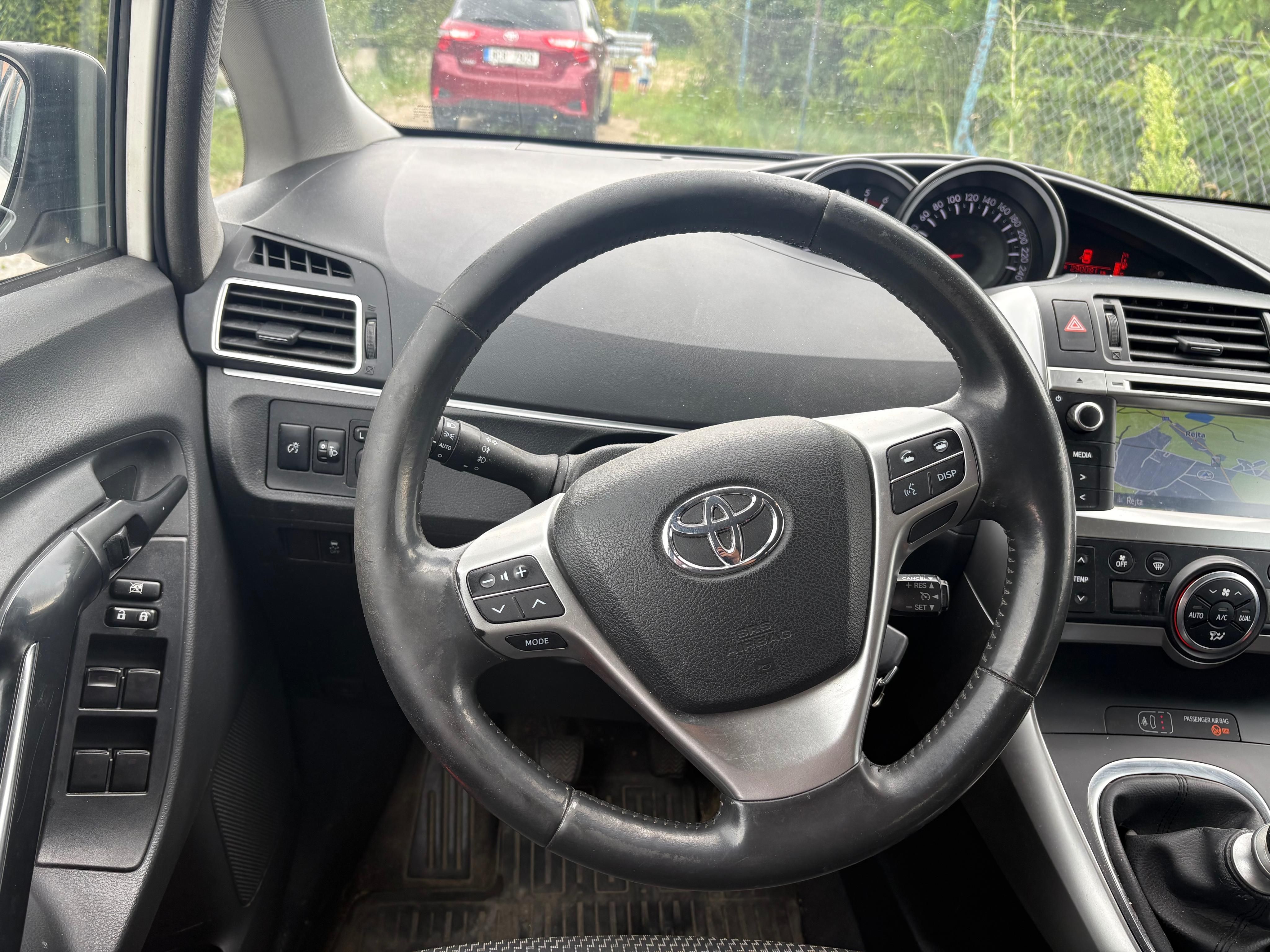 Toyota Verso, 1.6 D4D, originál nové rozvody - fotka 4