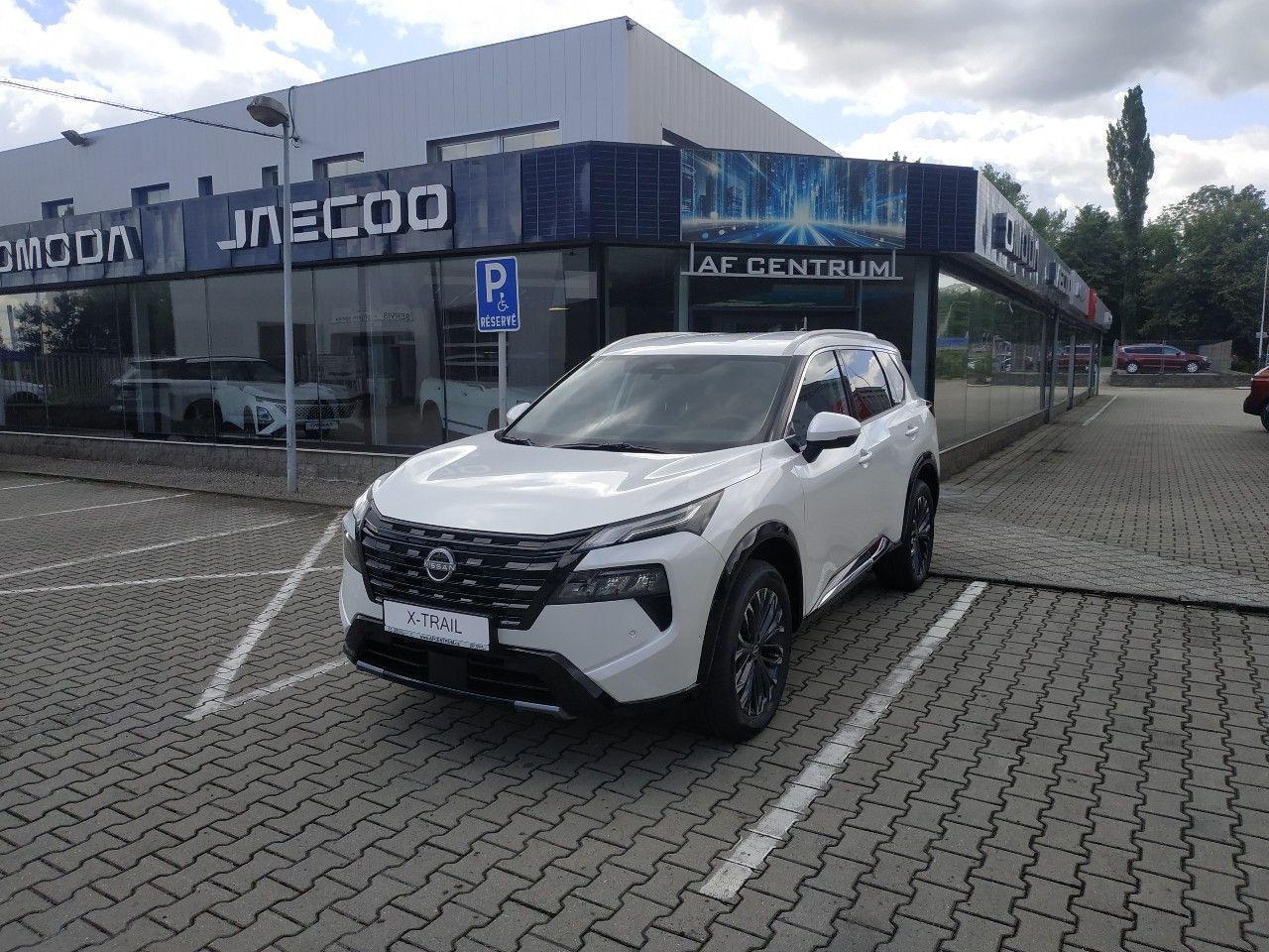 Nissan X-Trail, E-POWER e-4ORCE TEKNA SKLADEM