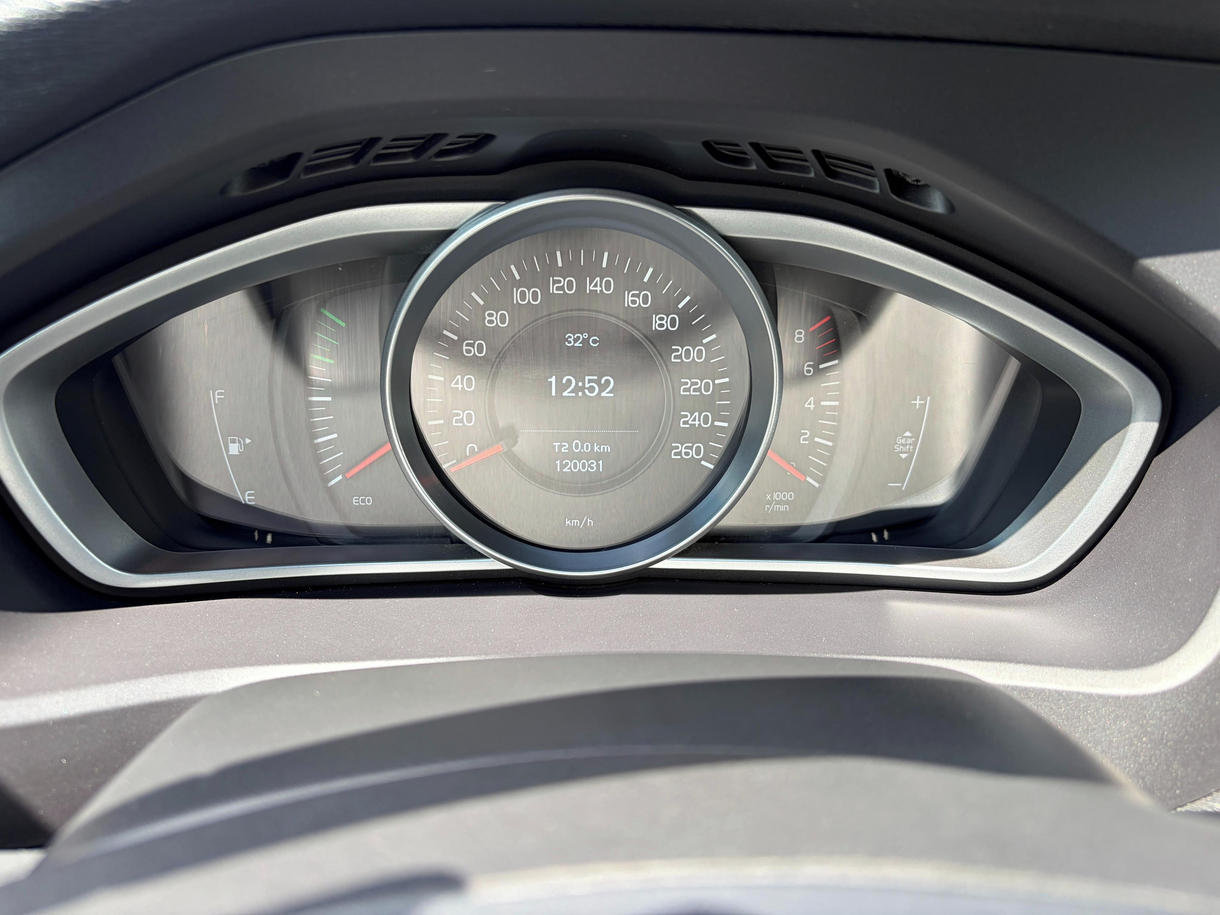 Volvo V40 - fotka 5