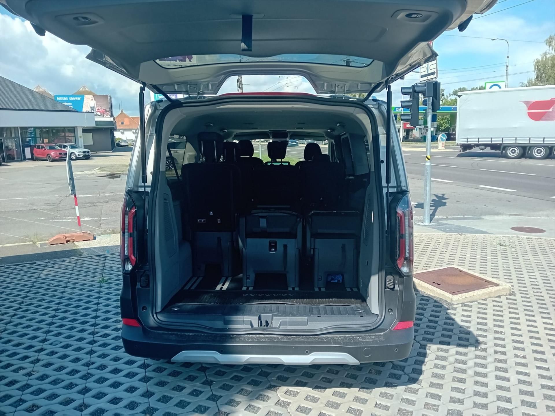 Ford Tourneo Custom, 2,5 PHEV 171kW/232k  Active L2 - fotka 5