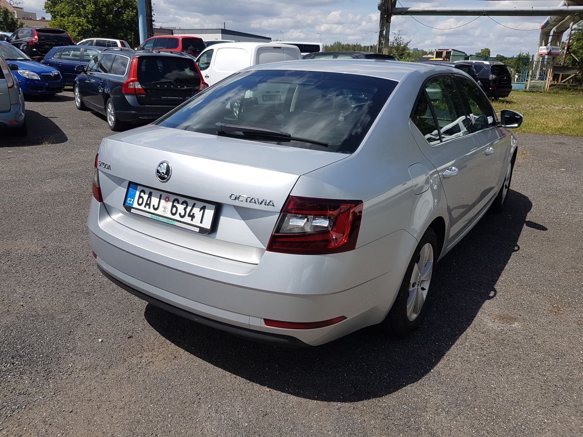 Škoda Octavia, 1.6TDi 85KW DIGI KLIMA - fotka 6