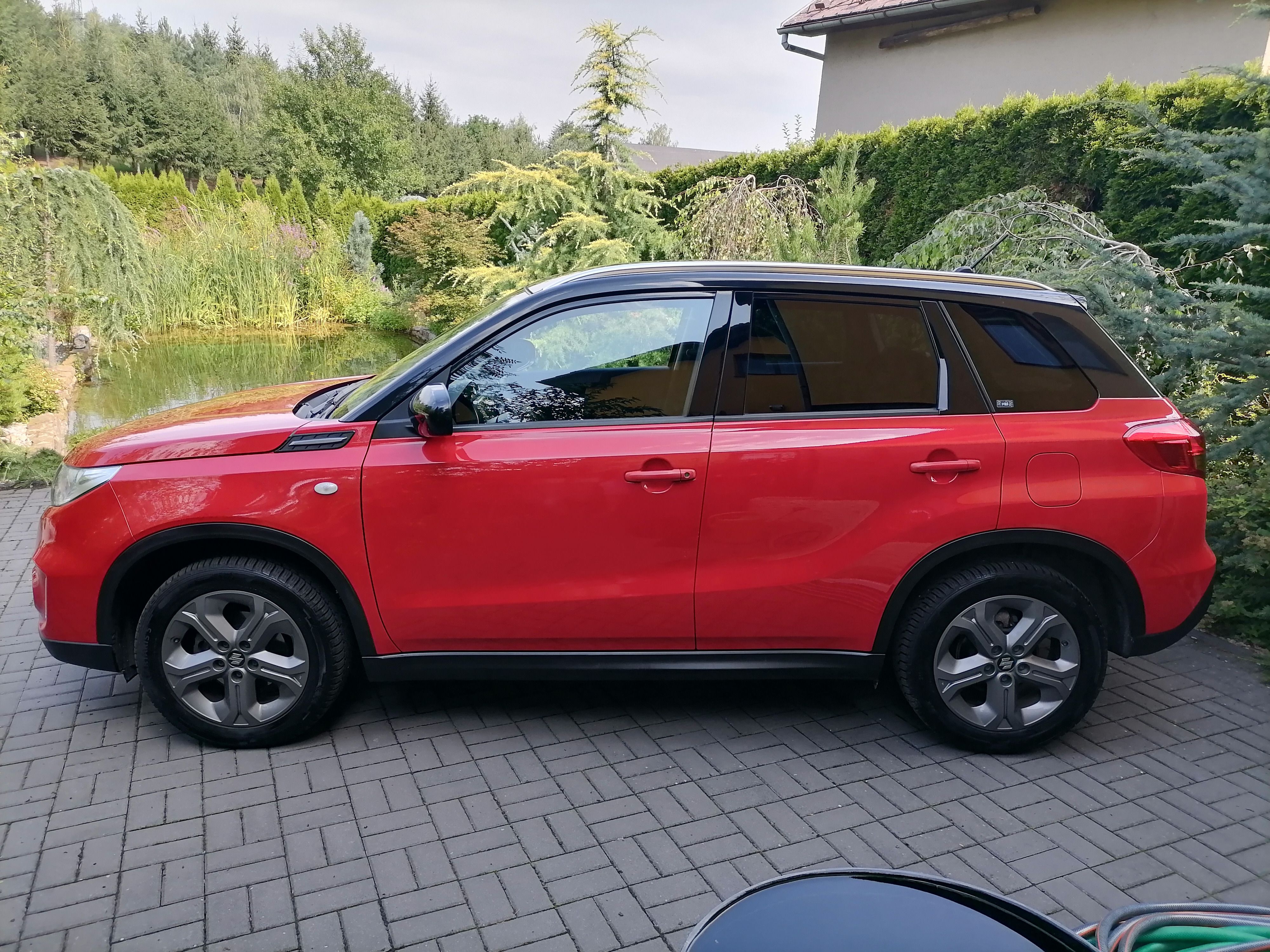 Suzuki Vitara, 1.6i88kw4x4NehavNelakJenSsuzuk - fotka 2