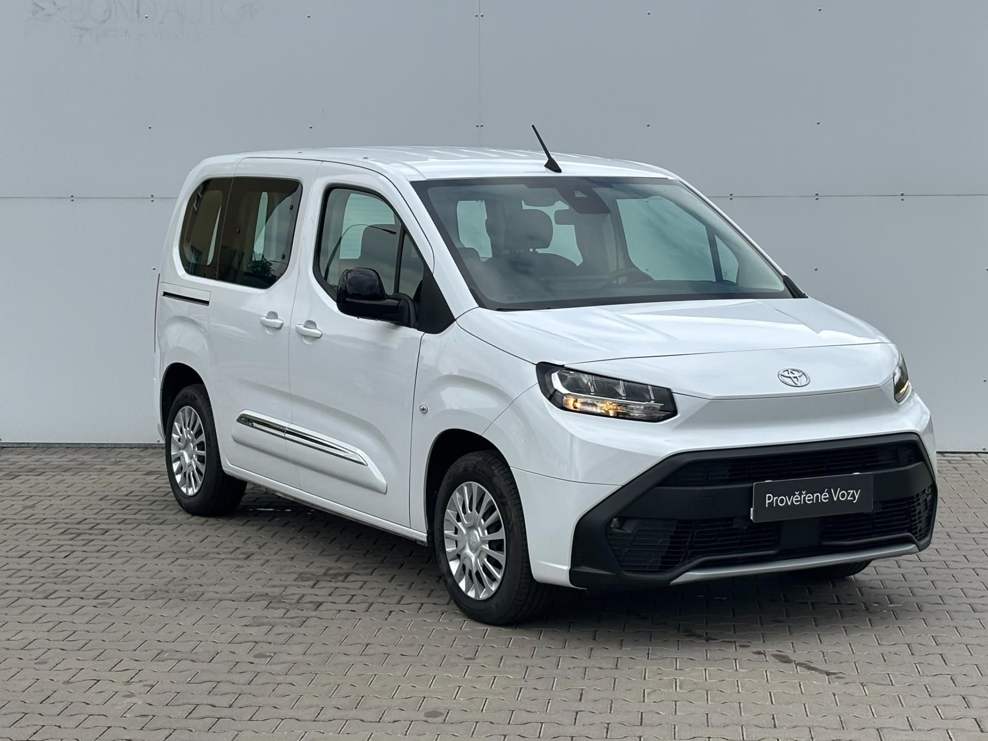 Toyota Proace City Verso, 1.2T 110k Short Business - fotka 6