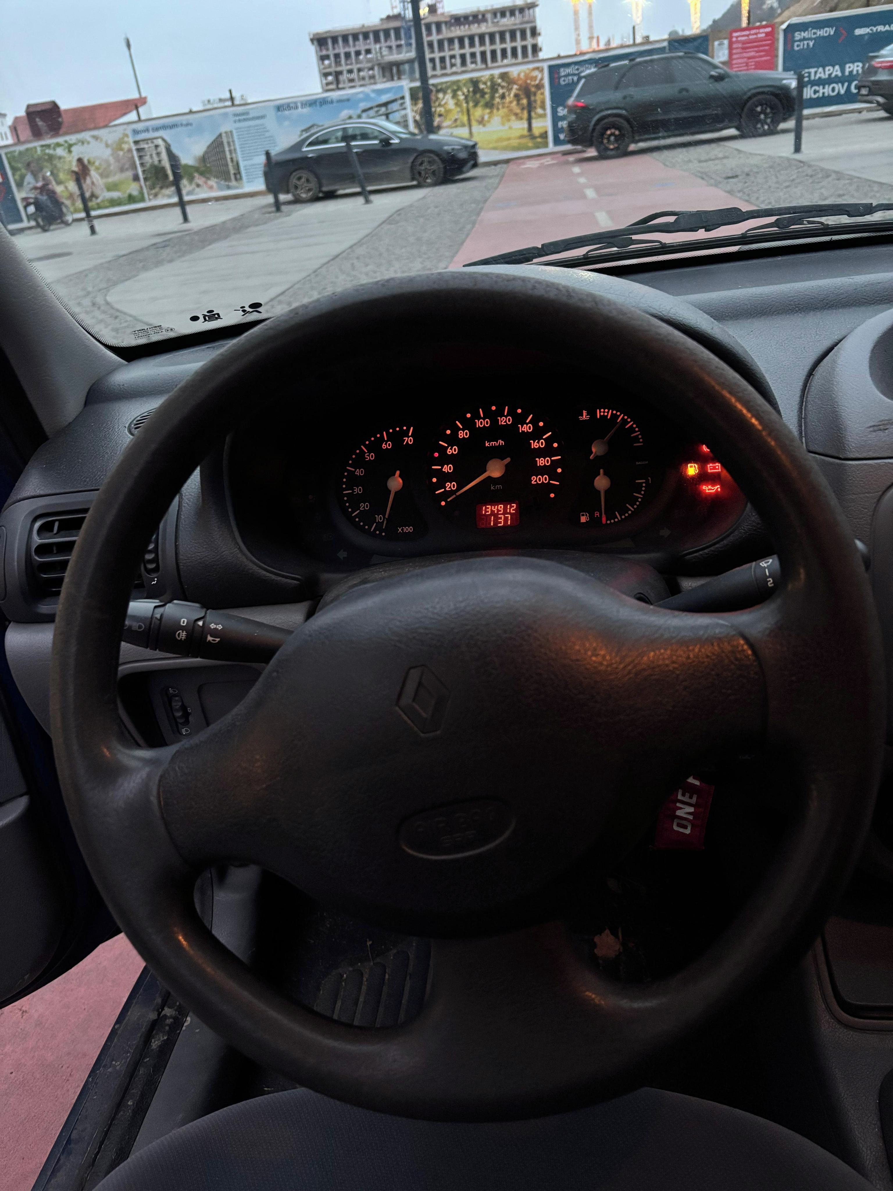 Renault Clio, 1,2i 43kW, benzin, spotřeba 6L - fotka 4