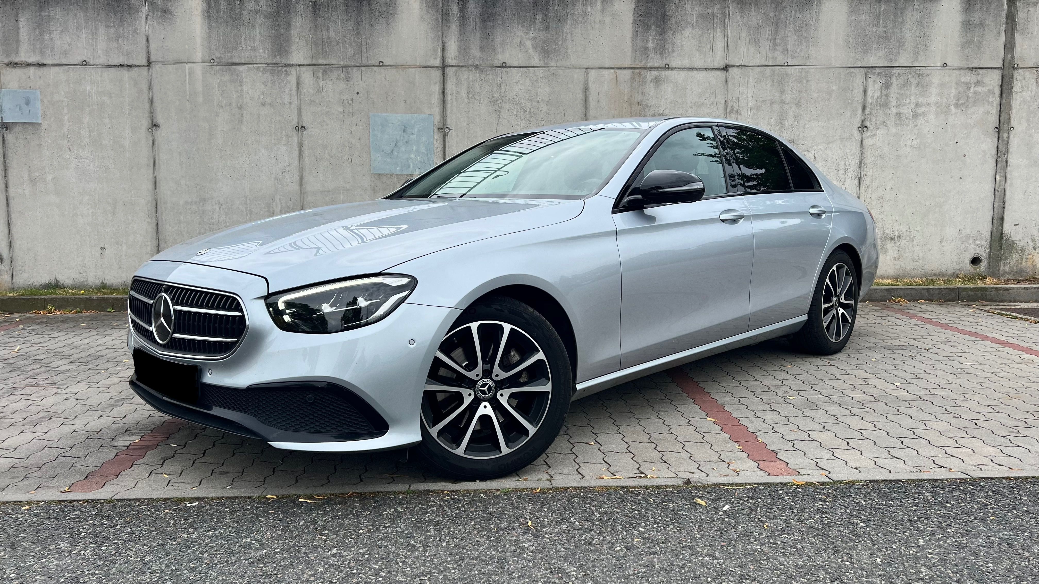 Mercedes-Benz Třídy E, E 220d 4MATIC - fotka 3