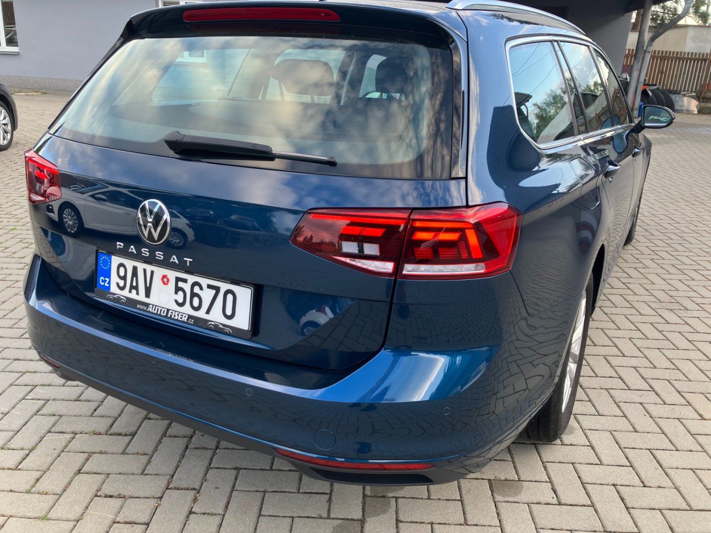Volkswagen Passat Variant, 2.0TDI 110kW DSG NEHAVAROVANÉ - fotka 6