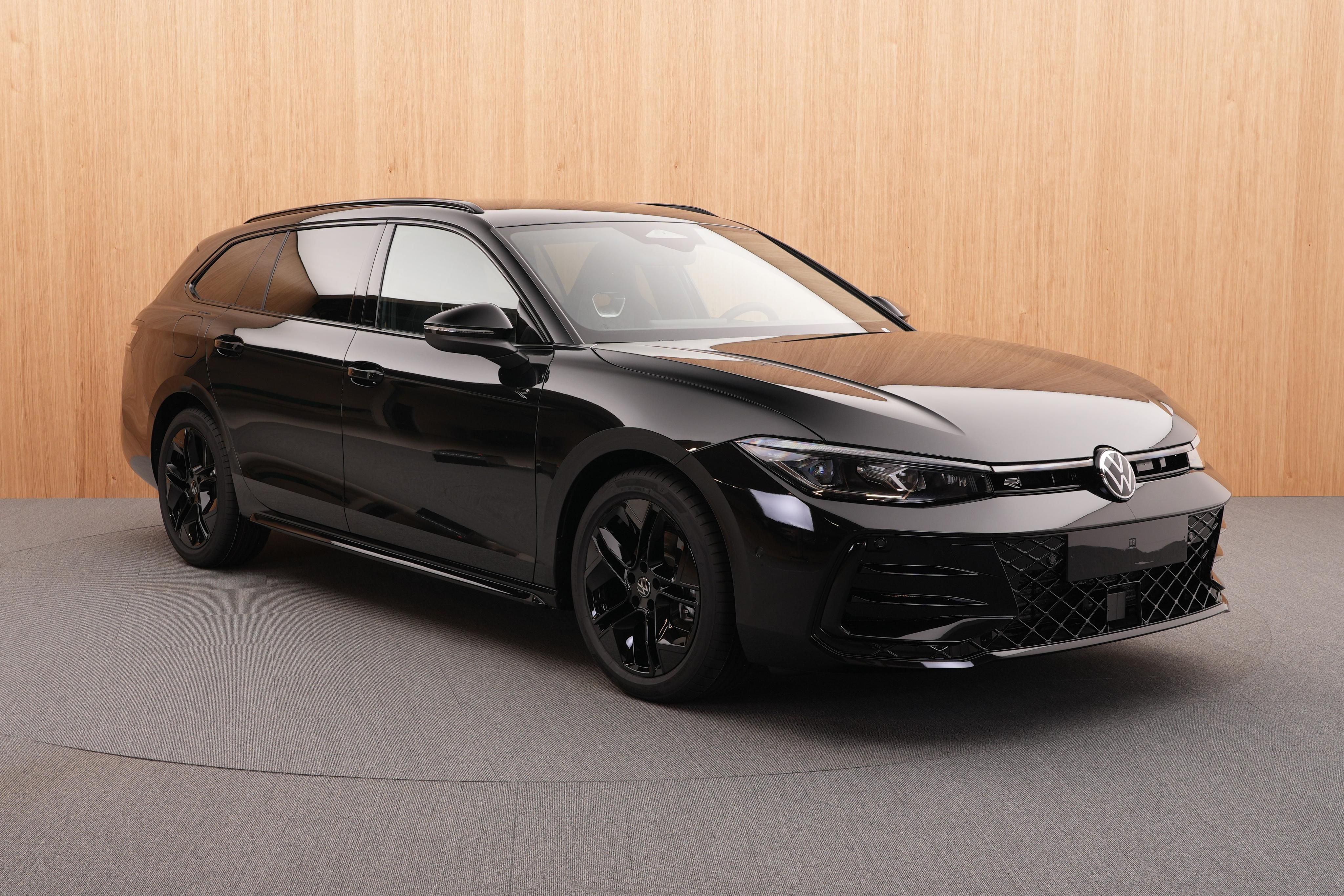 Volkswagen Passat, R-Line 2.0 TDI DSG - fotka 6