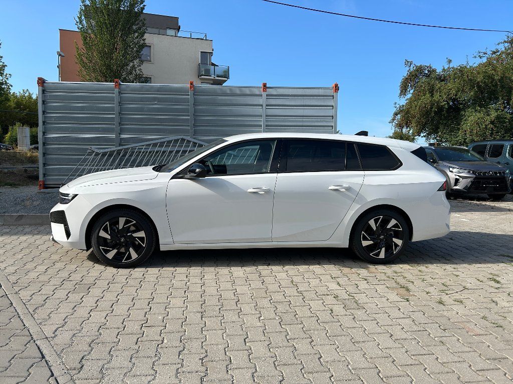 Opel Astra, ST GS 1,2 Turbo 107kW AT - fotka 2
