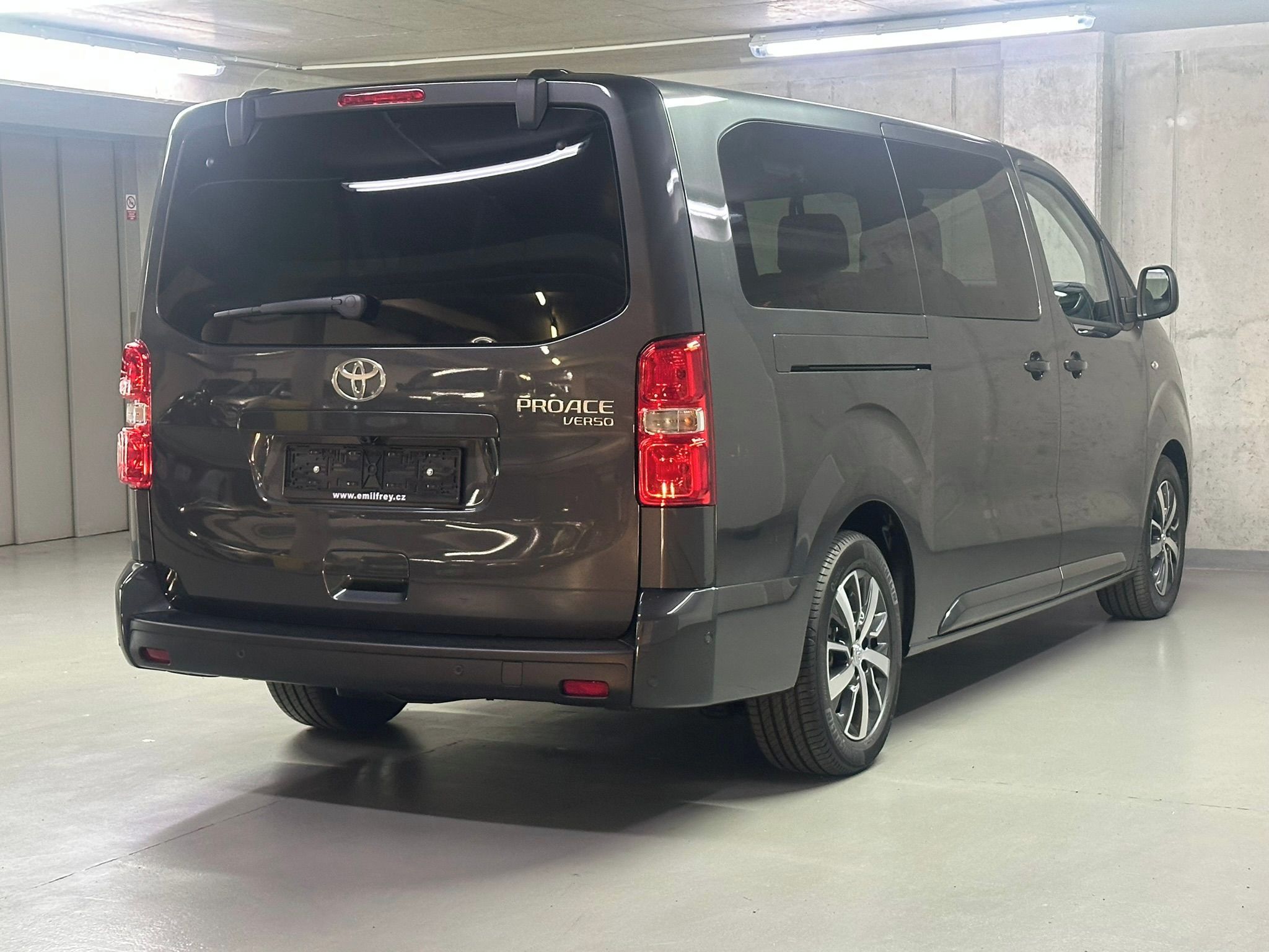 Toyota Proace Verso, 2.2 D 180k L2 Family Executive - fotka 5