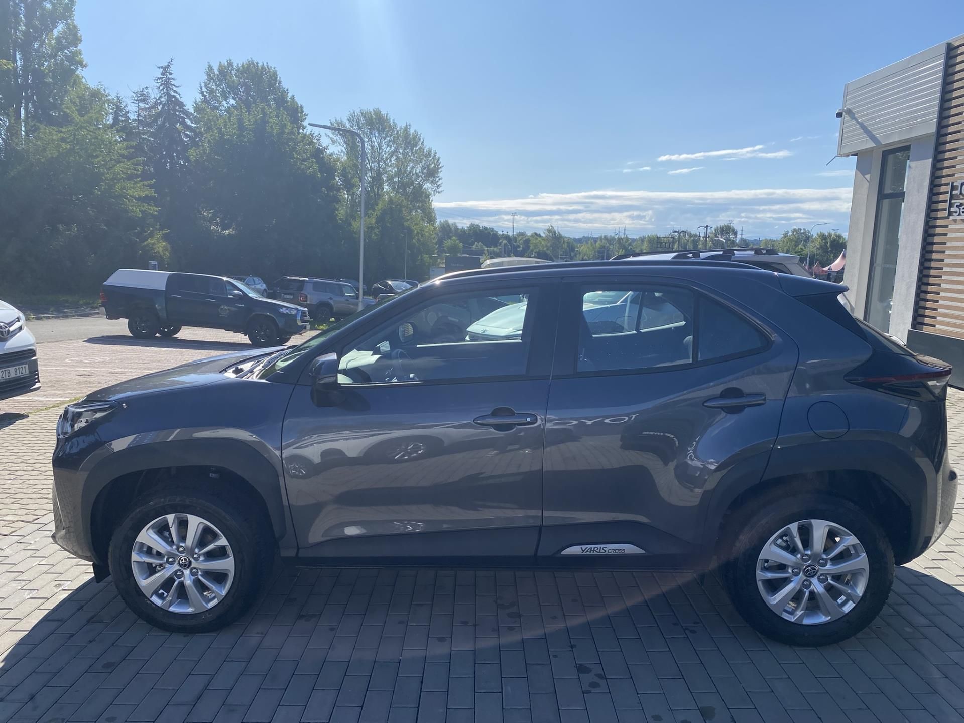 Toyota Yaris Cross, 1.5 HEV COMFORT + tažné zař. - fotka 3