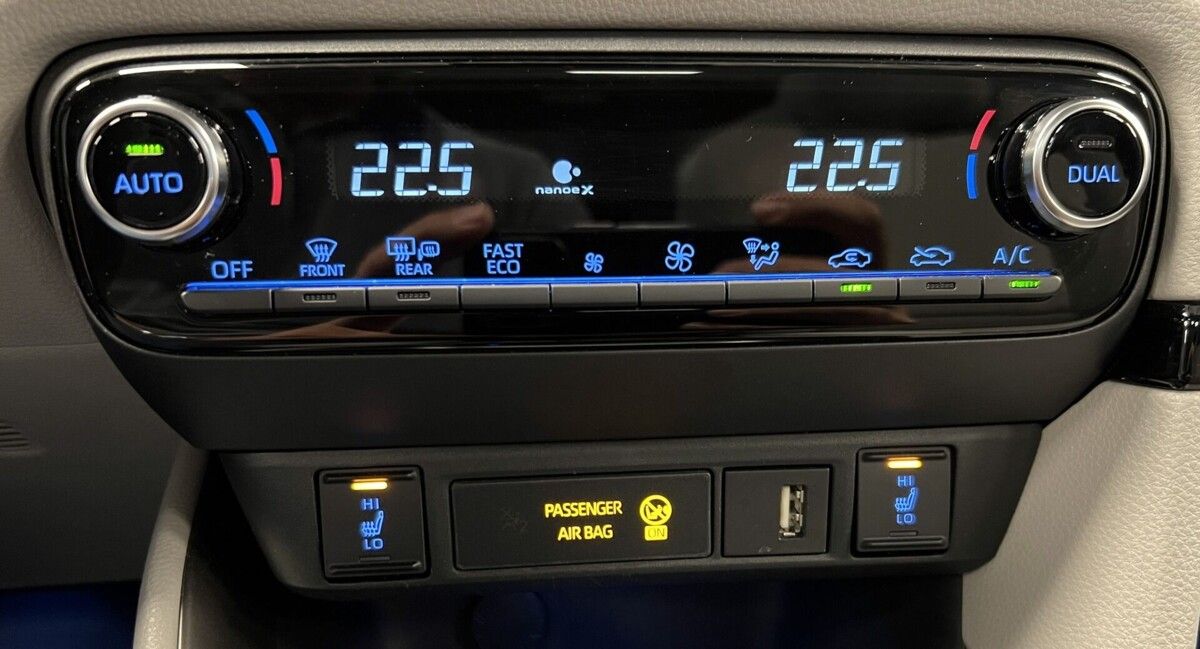 Toyota Yaris, 1.5 Hybrid AT EXECUTIVE SMART - fotka 6