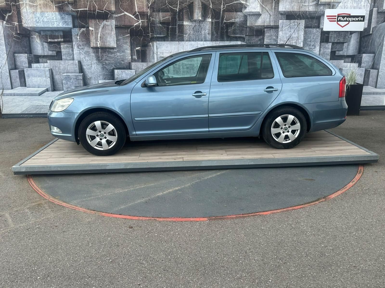 Škoda Octavia, 1.6TDi, 77KW, TEMP., VYHŘ.SED. - fotka 4