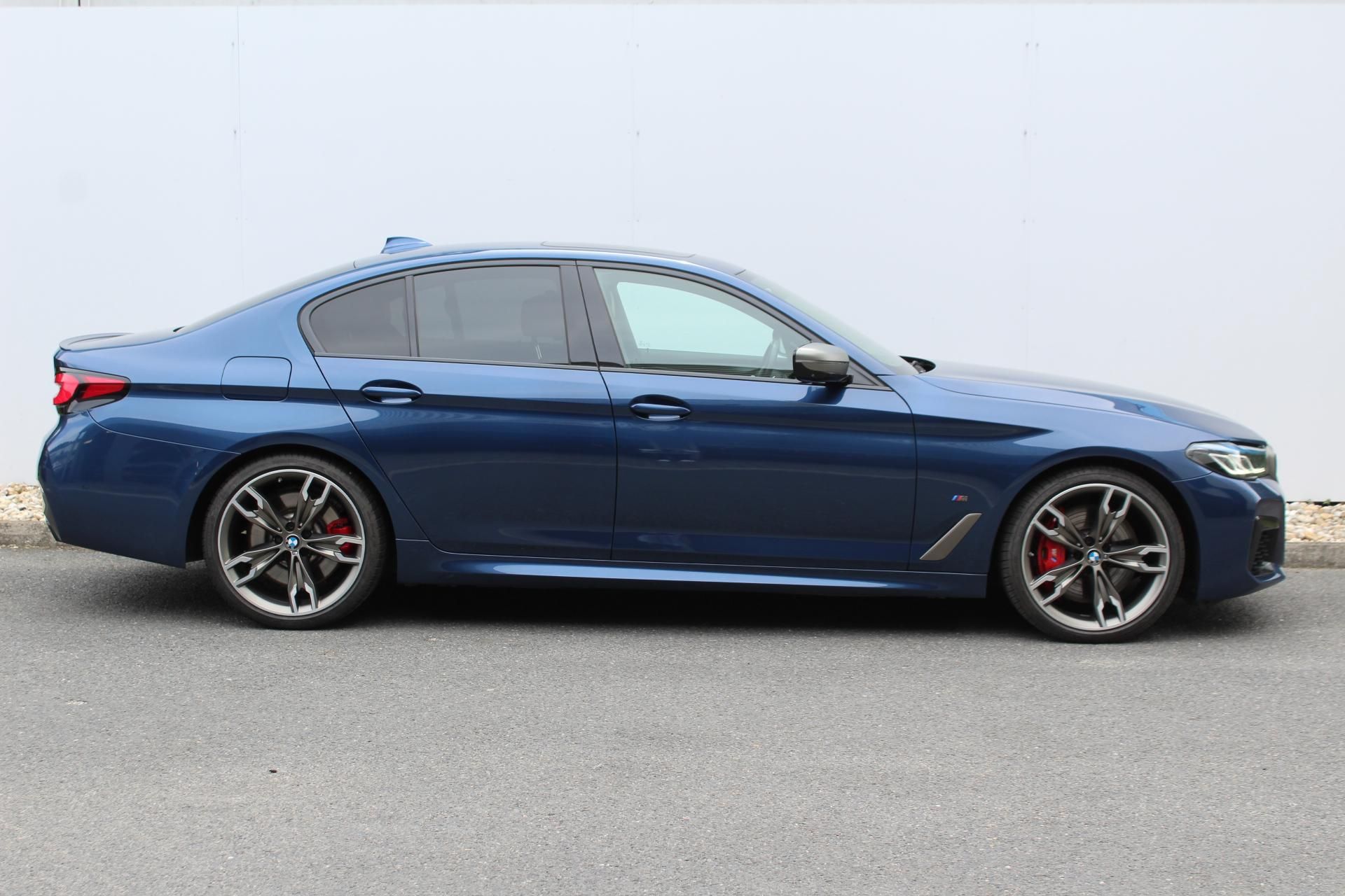 BMW Řada 5, M550i xDrive Sedan - fotka 3