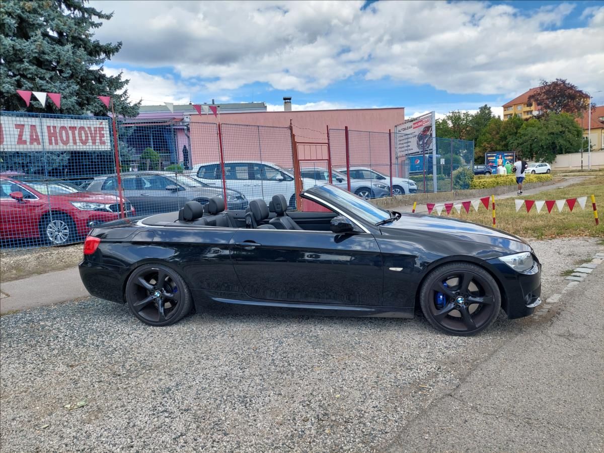 BMW Řada 3, 3,0 i 335 E93 cabrio - fotka 4