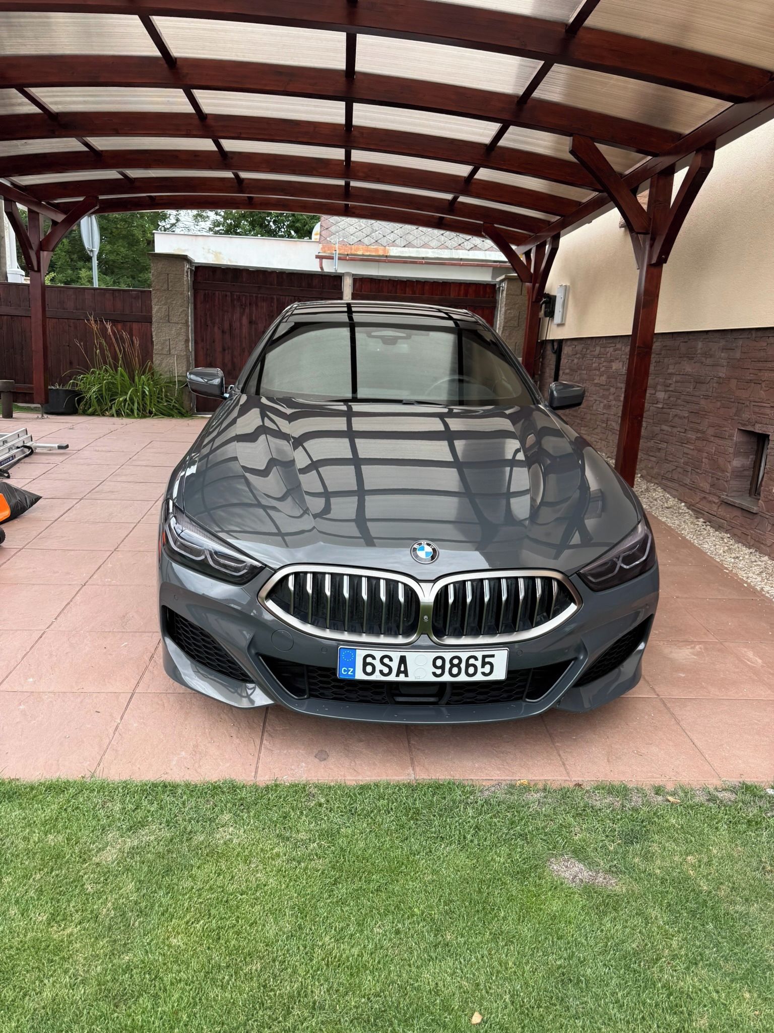 BMW Řada 8, M - fotka 4