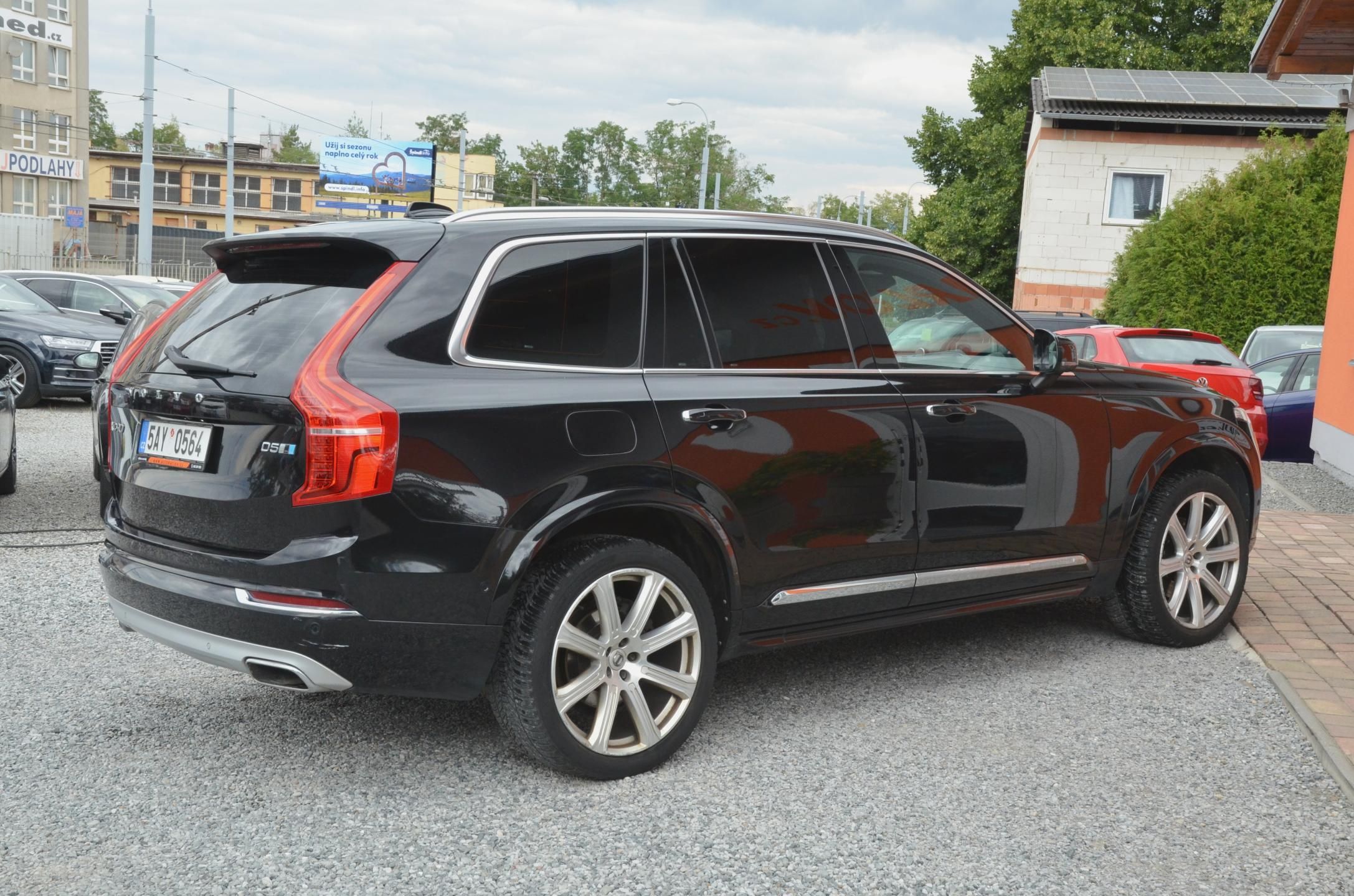 Volvo XC90, D5 AWD 173kW INSCRIPTION 7míst - fotka 6