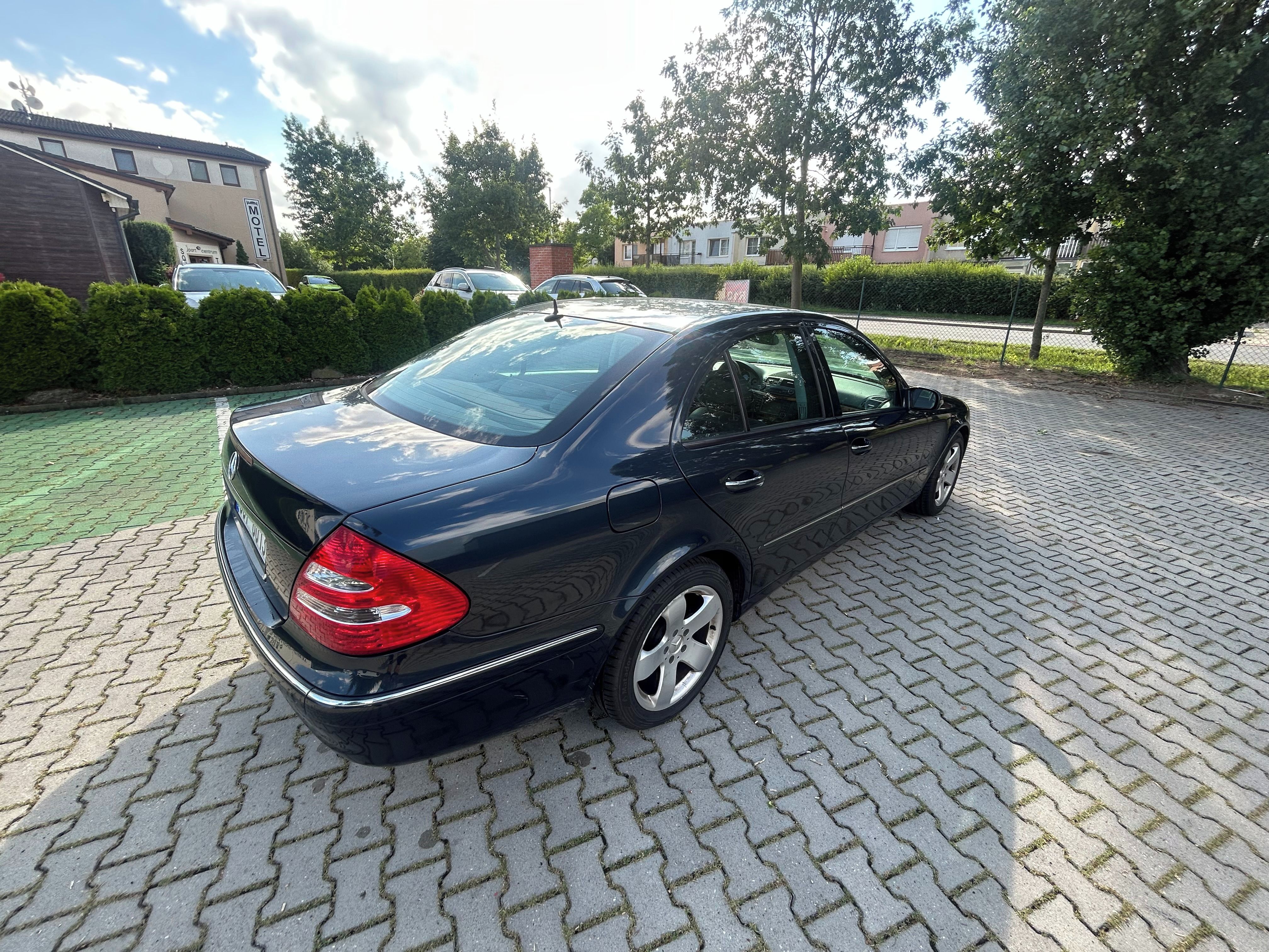 Mercedes-Benz Třídy E, E 320 - fotka 3