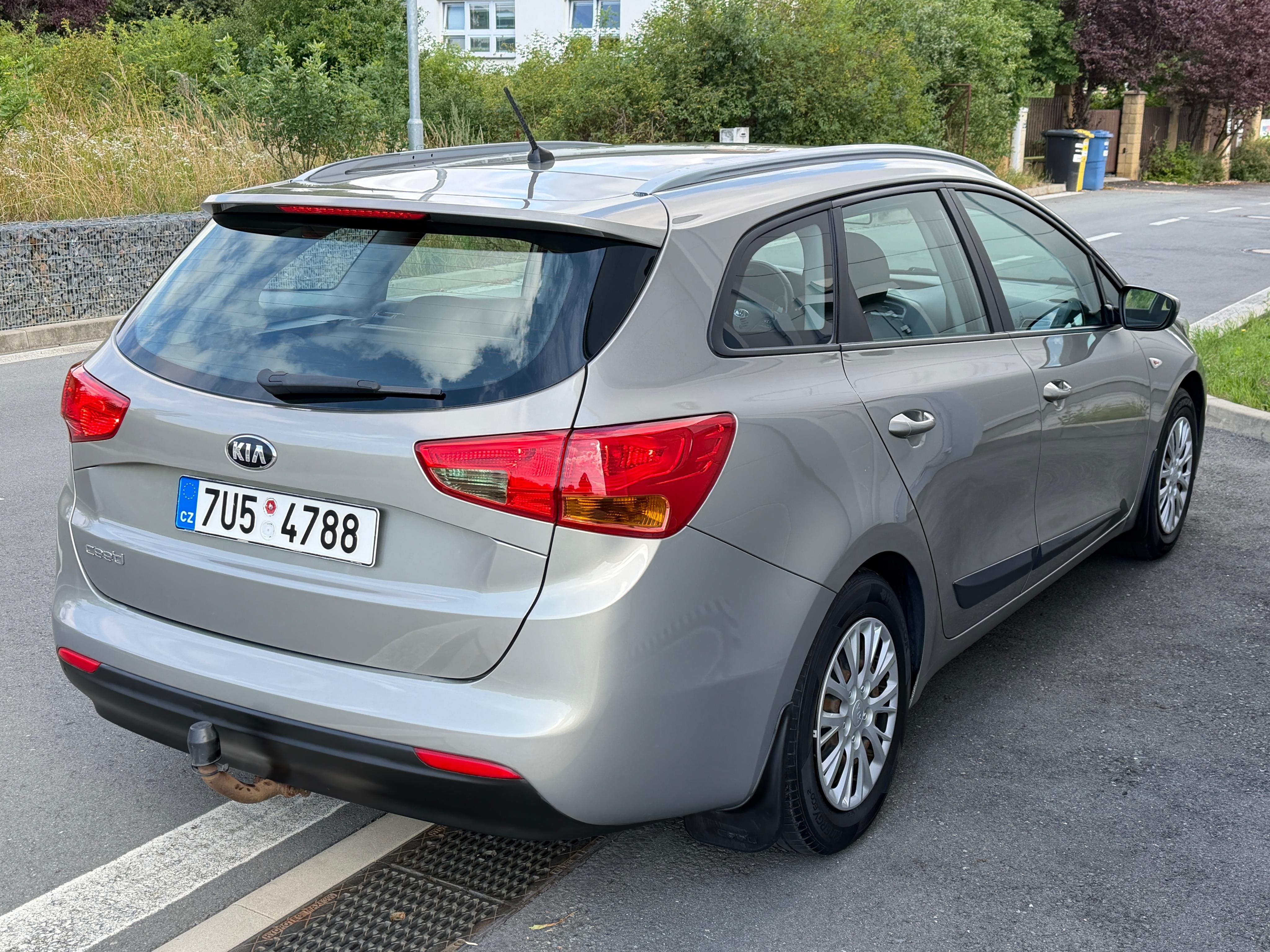 Kia Cee´d, KIA CEE'D, 1.6 GDi, 99 kw - fotka 4