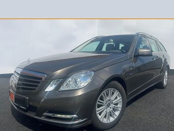 300d V6 Max.výbava TOP STAV
