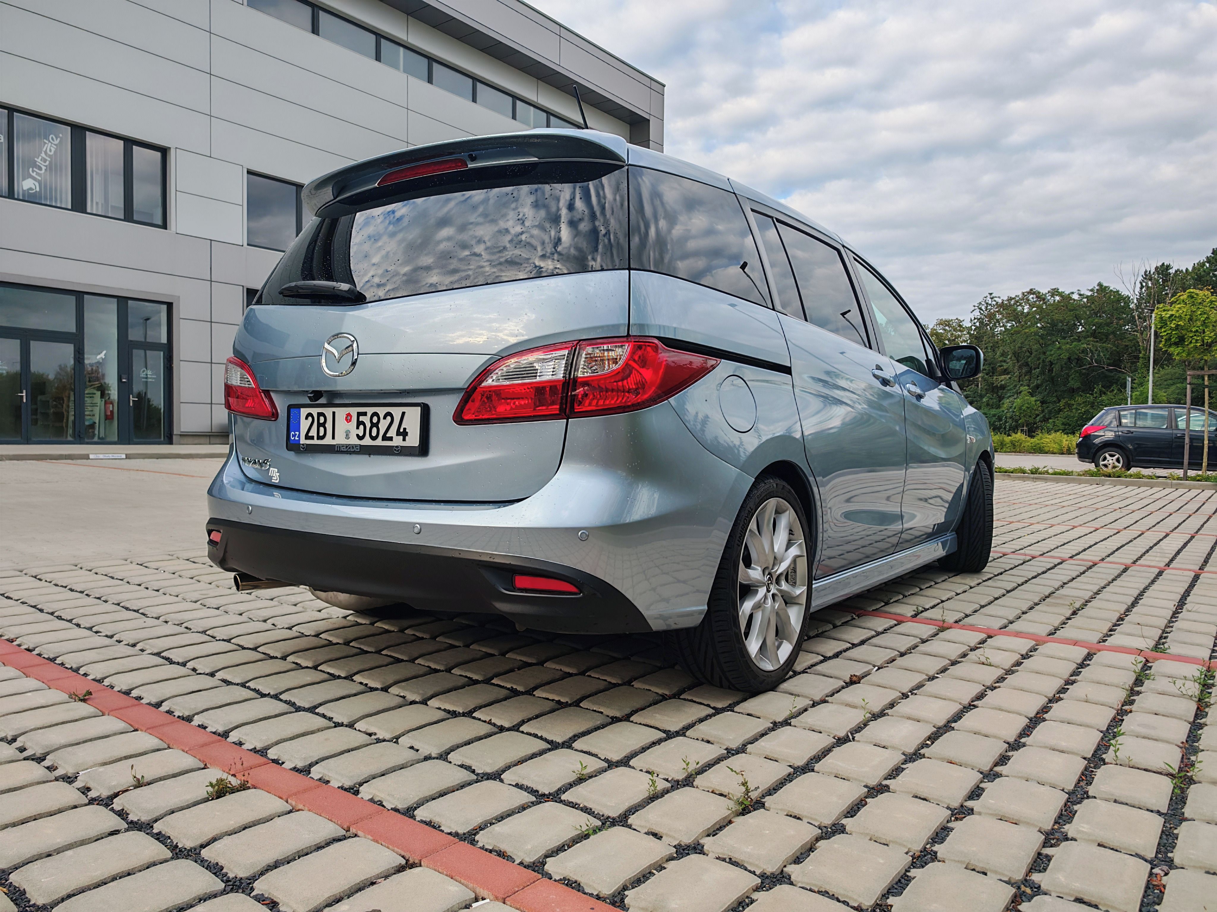 Mazda 5, 2,0 110 kW SPORT LINE - fotka 2