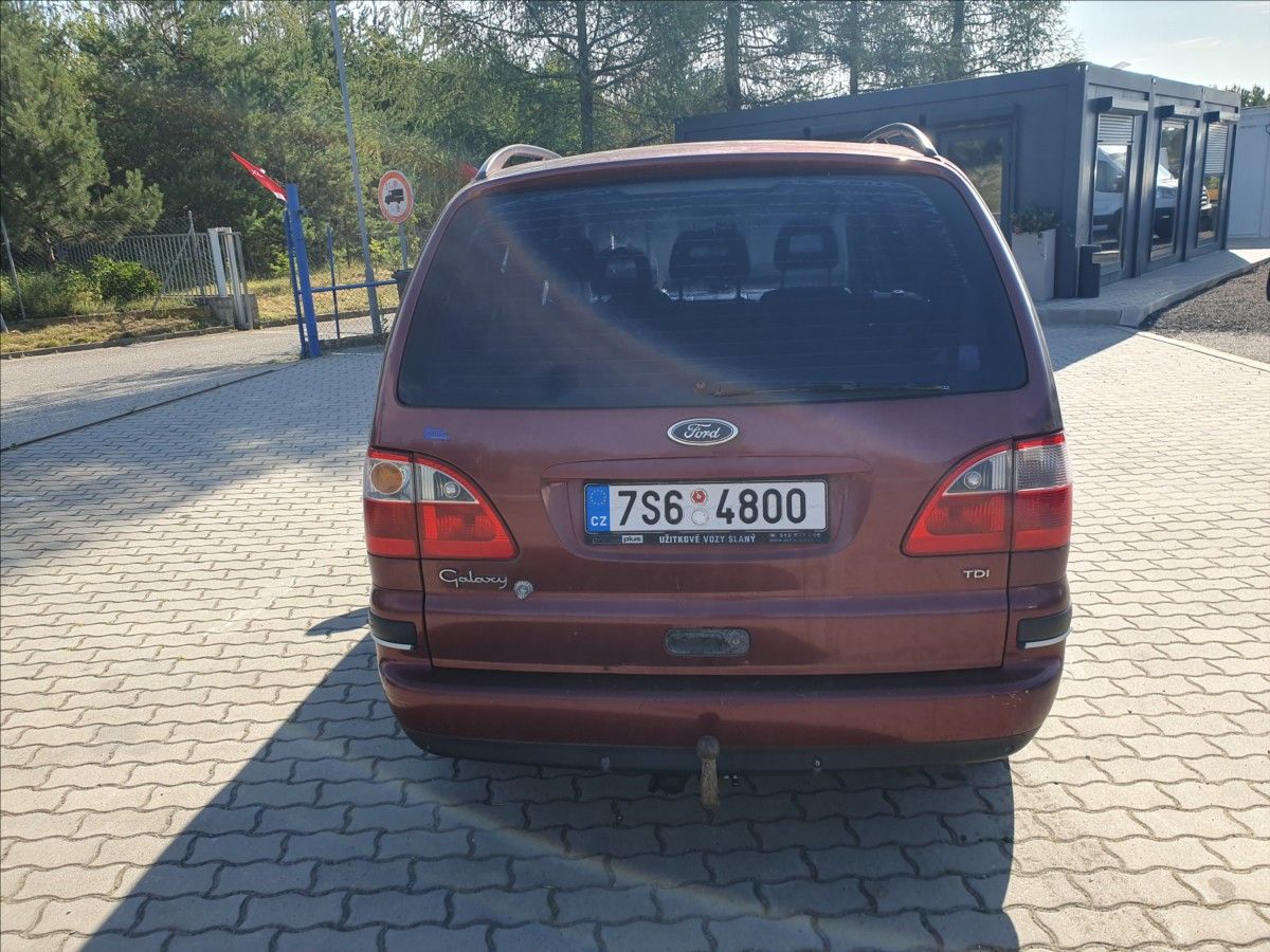 Ford Galaxy, 1,9 trend - fotka 4