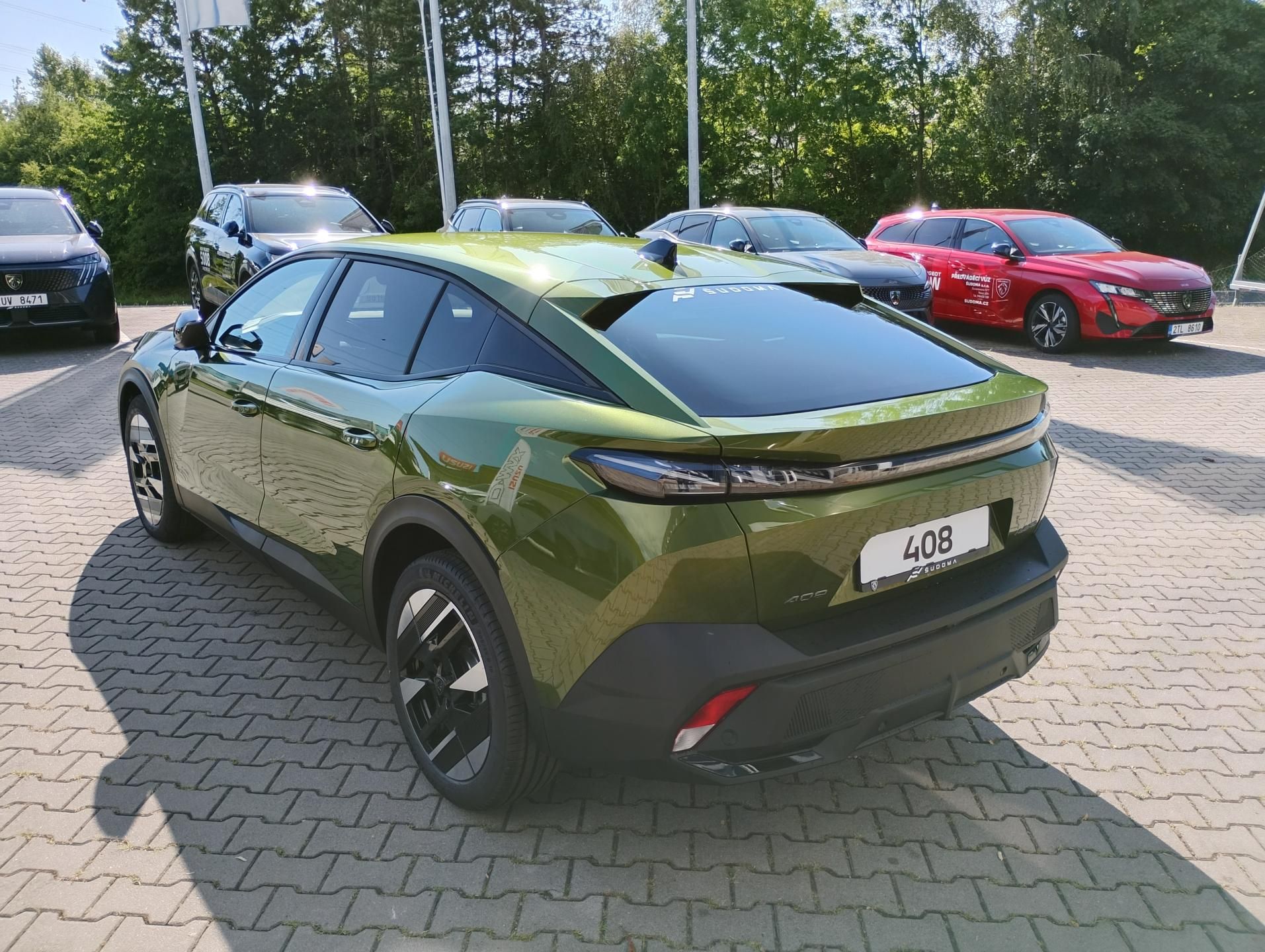 Peugeot 408, ALLURE Hybrid 145 e-DCS6 - fotka 5