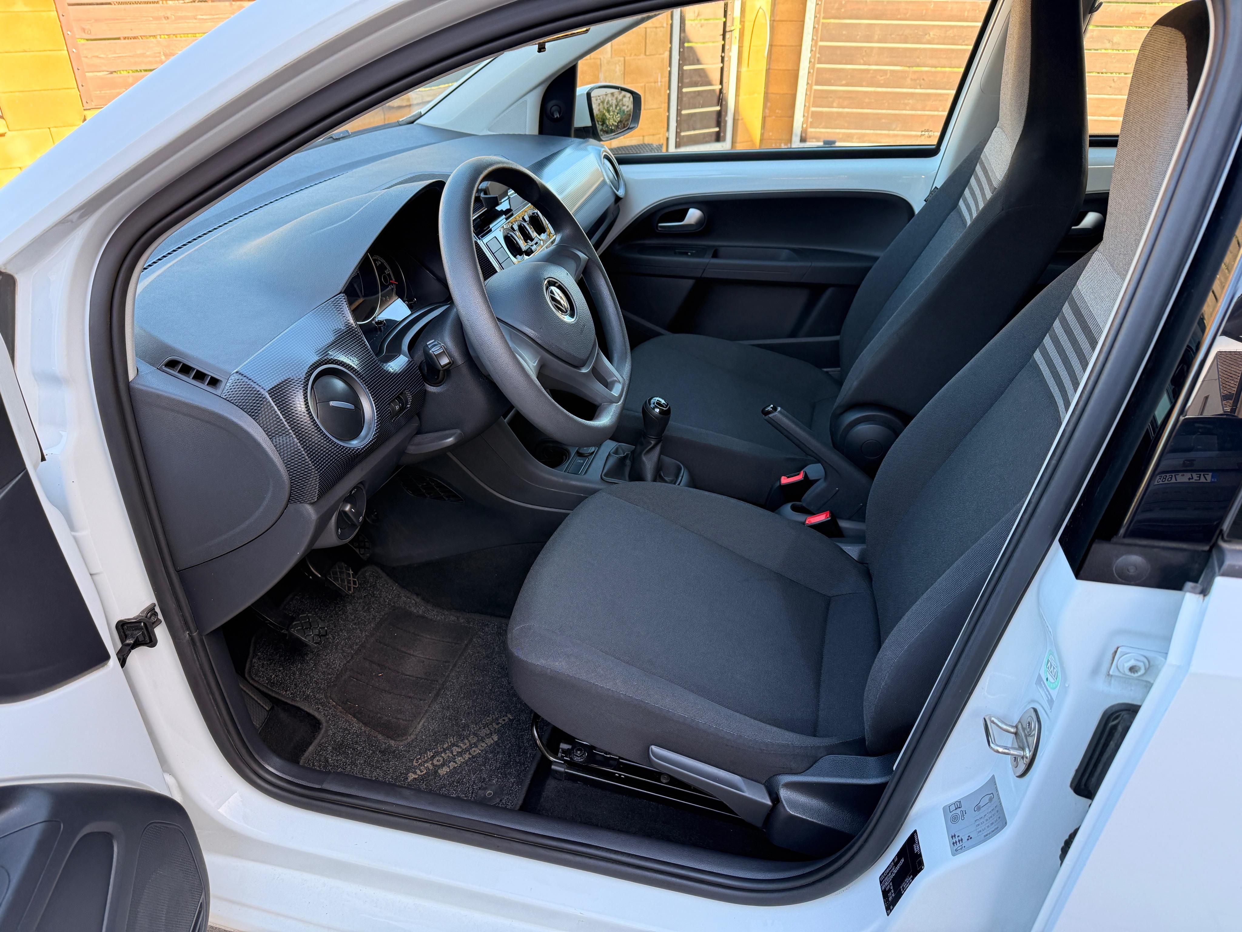 Volkswagen Up!, 1.0 MPi, klima, kamera, 5dv DP - fotka 5