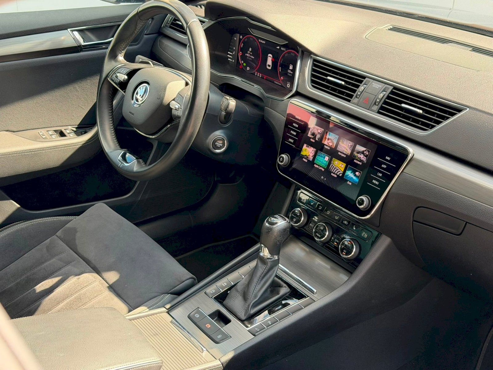 Škoda Superb, combi Style 2,0 TDI 110 kW 7° - fotka 6