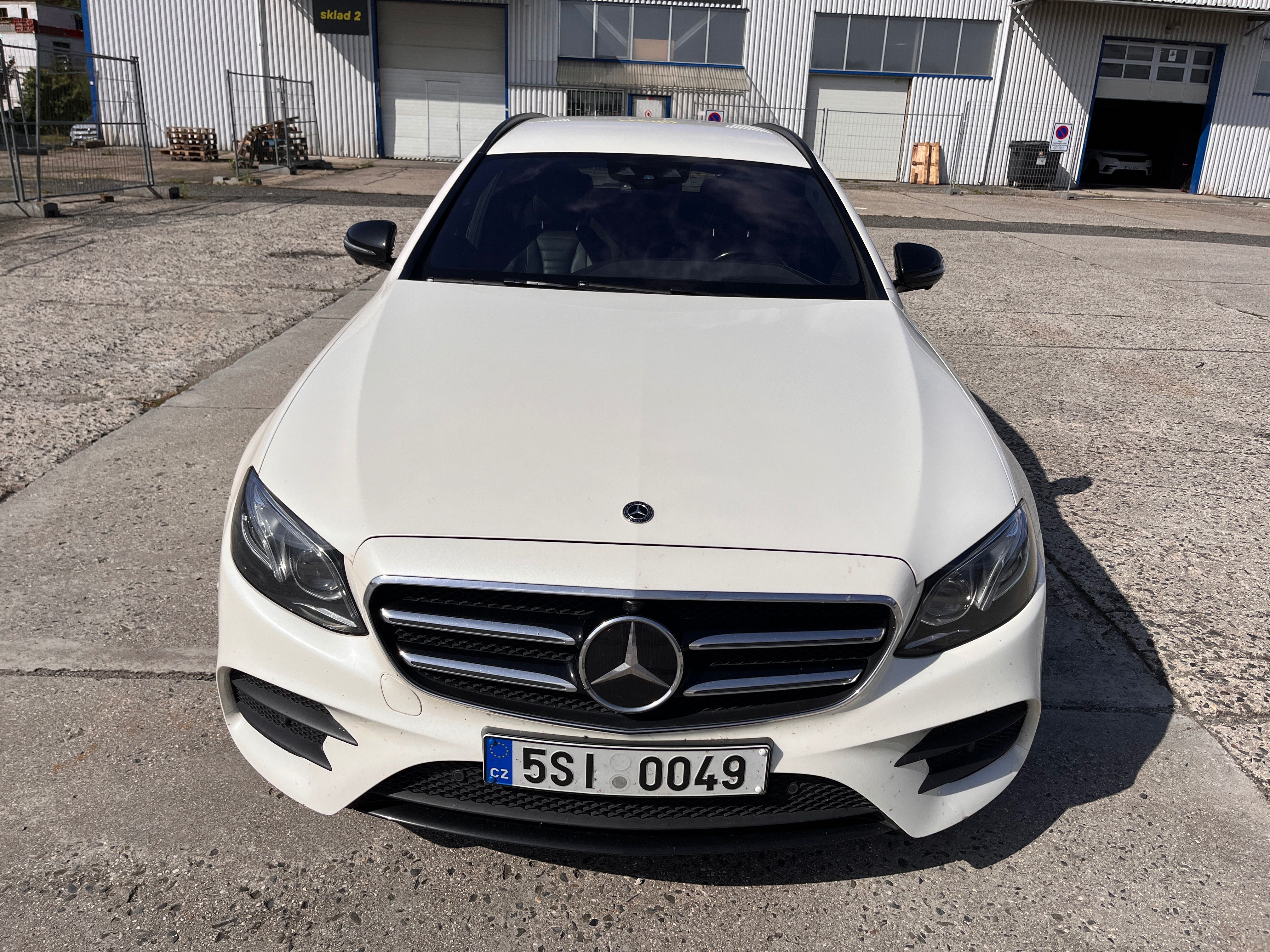 Mercedes-Benz Třídy E, Mercedes Benz E400d 4matic - fotka 2