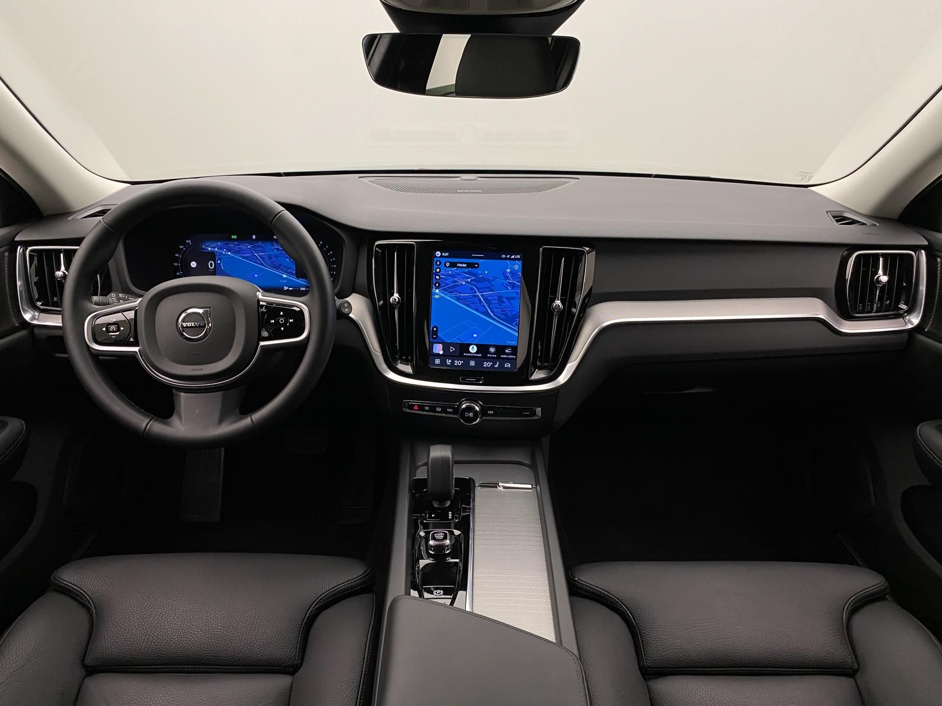 Volvo V60, B4 DARK PLUS AUT CZ - fotka 2