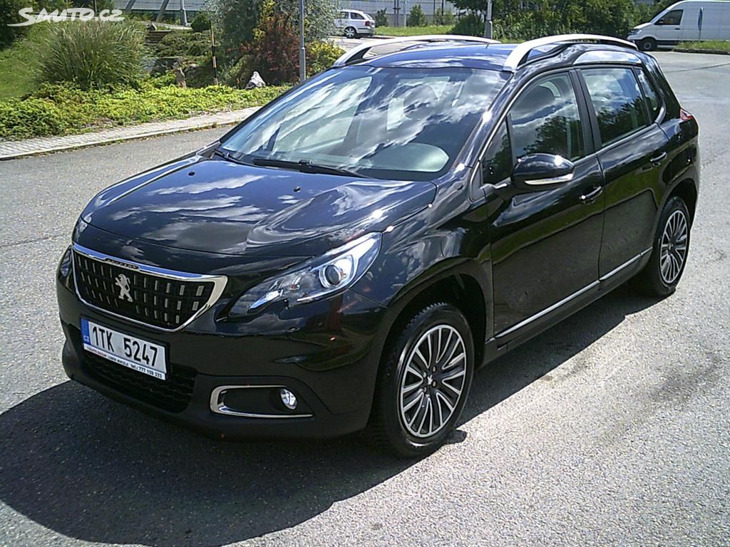 Peugeot 2008, 1.2i KOUPENO ČR,1.MAJITEL