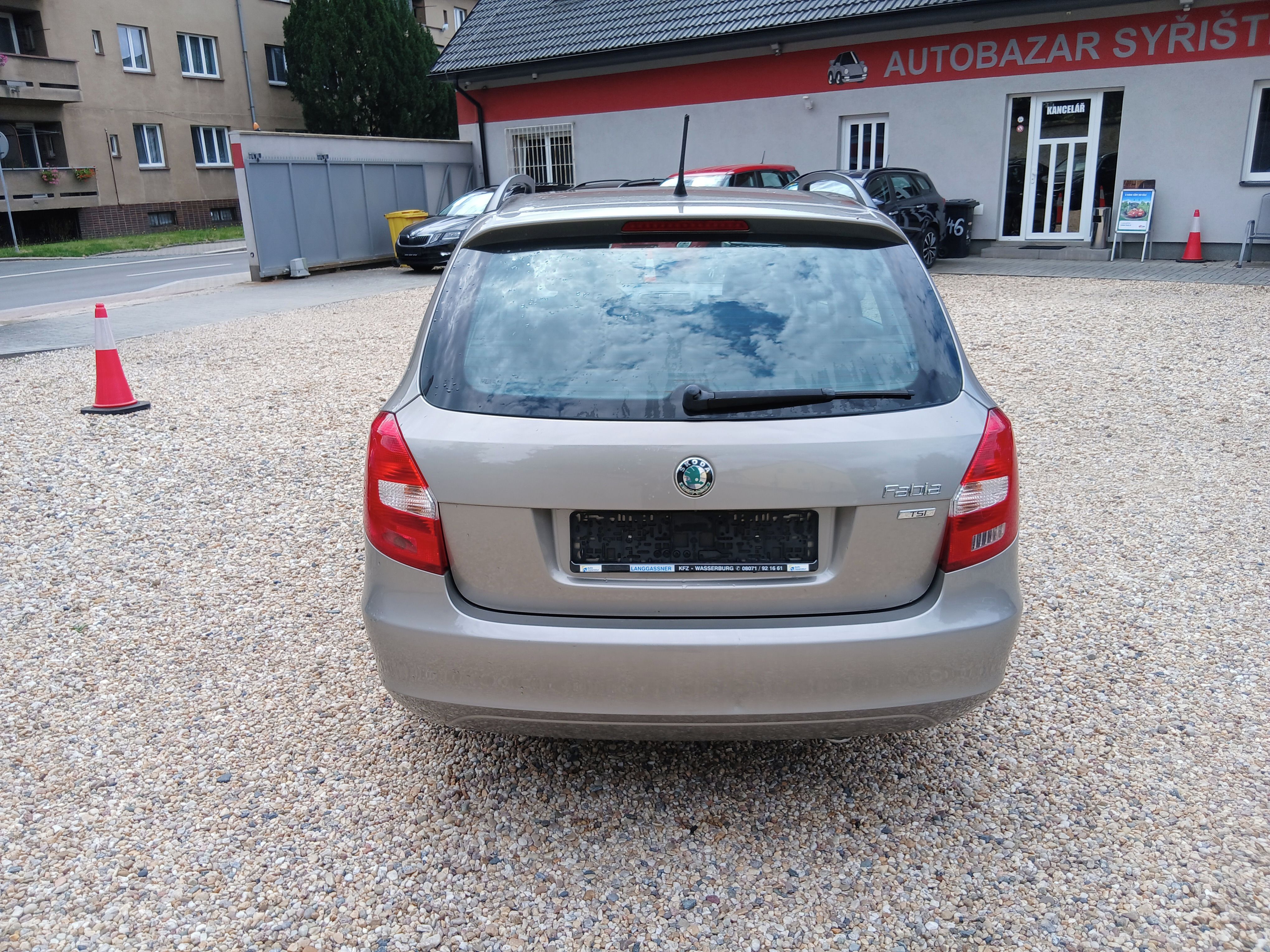 Škoda Fabia, 1.2TSi 63KW Klima S.Kniha+Kola - fotka 6