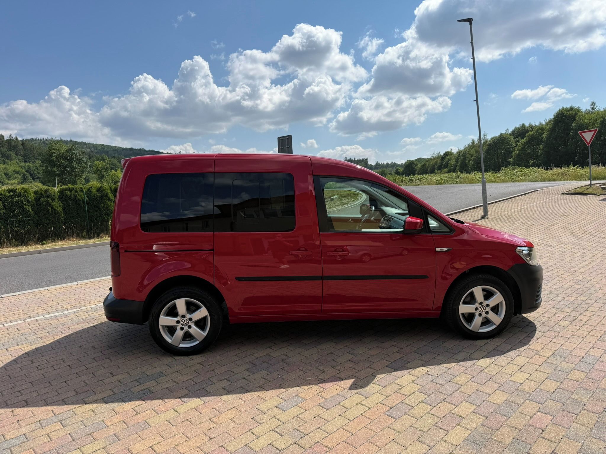 Volkswagen Caddy, 2.0 TDI 110kW DSG LED WEBASTO - fotka 6