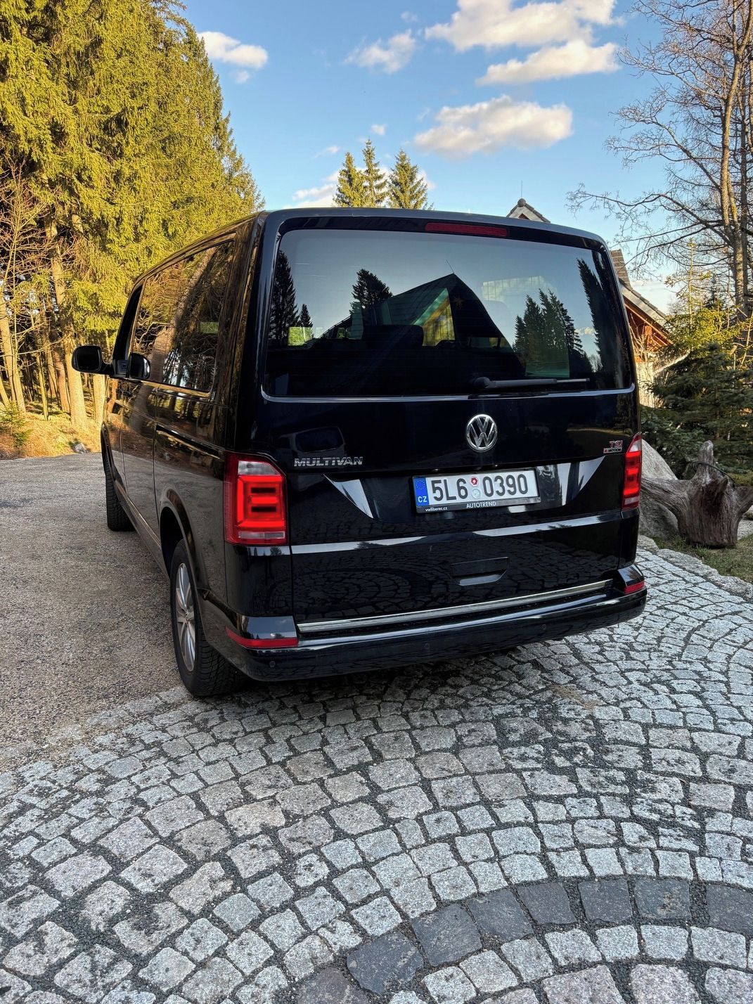 Volkswagen Multivan, 4Motion, Highline - fotka 3