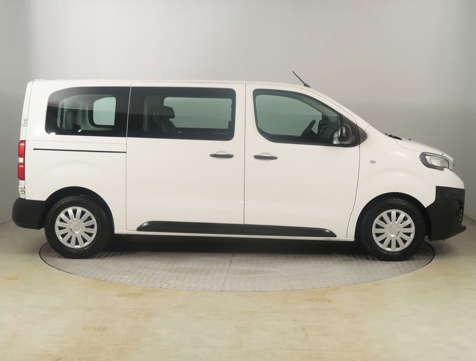 Peugeot Expert, 1.6 BlueHDi, Combi, 6 míst, L2 - fotka 6