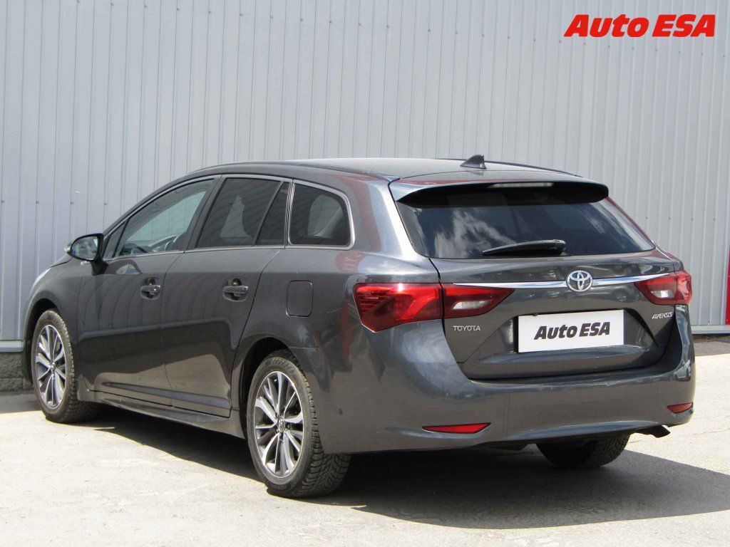 Toyota Avensis, 2.0 D - fotka 6
