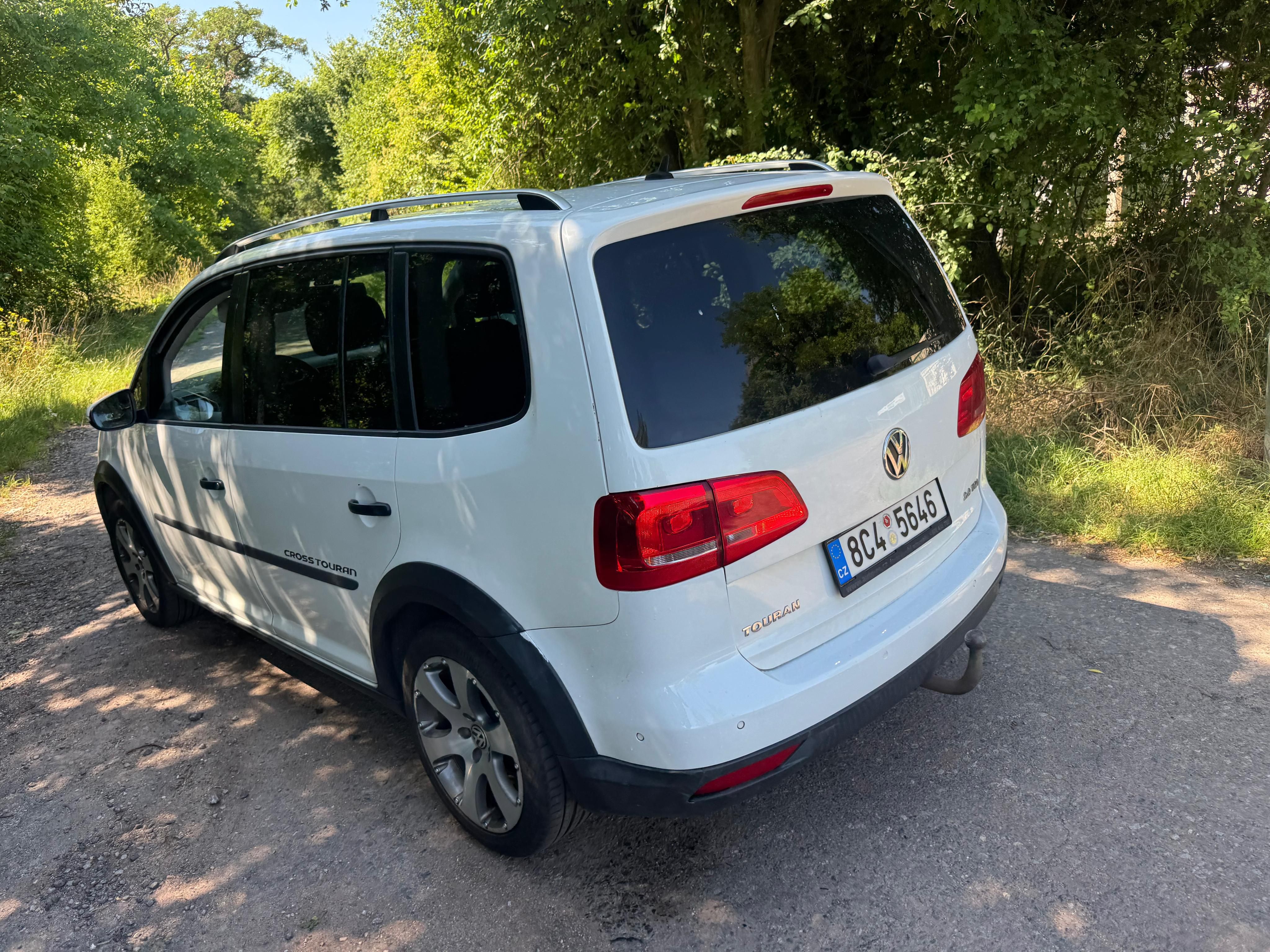 Volkswagen Touran, Volkswagen Touran Cross 2015 1 - fotka 5