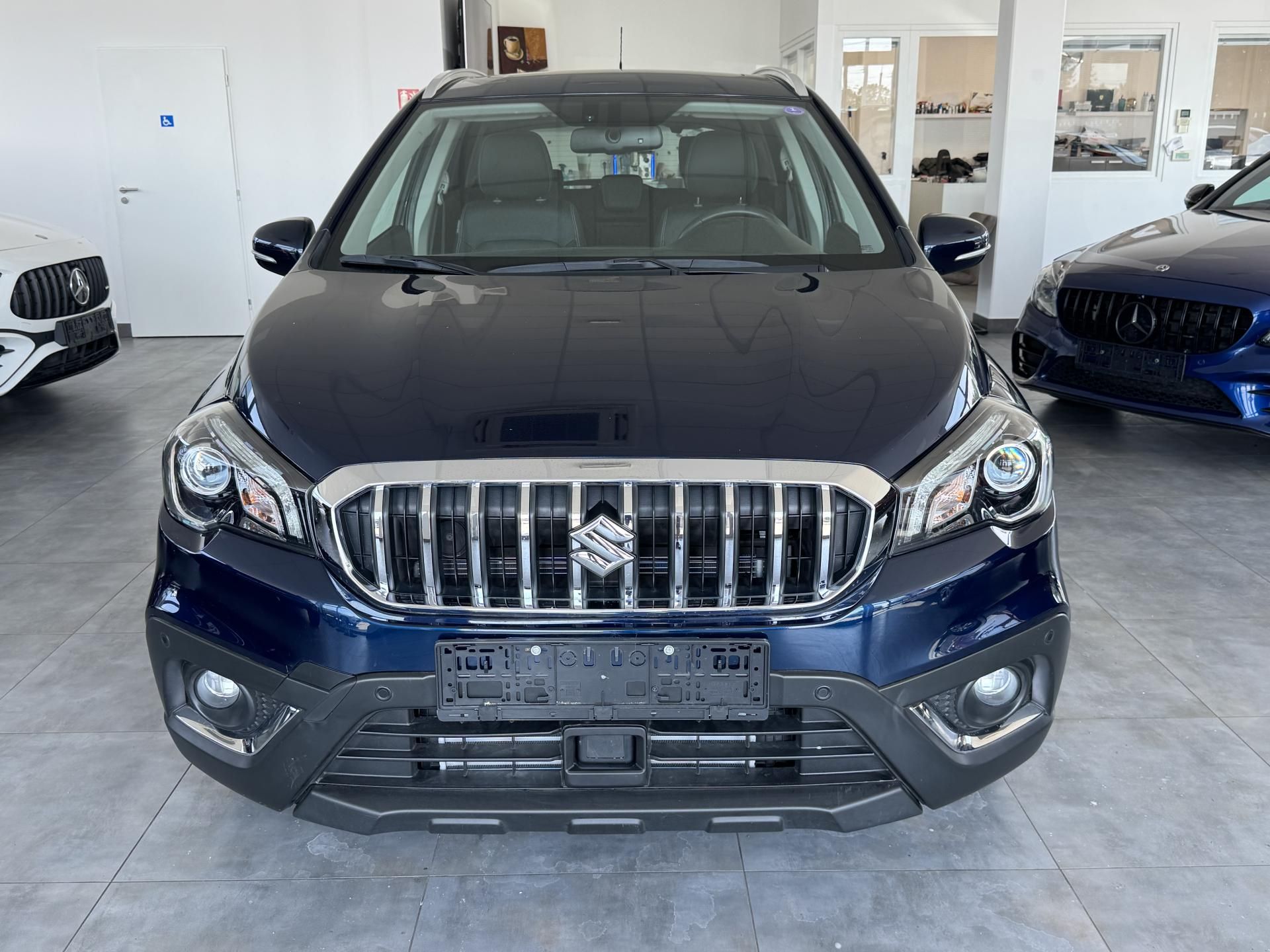 Suzuki SX4 S-Cross, 1,4T 4x4 PizSulai Navigace - fotka 2