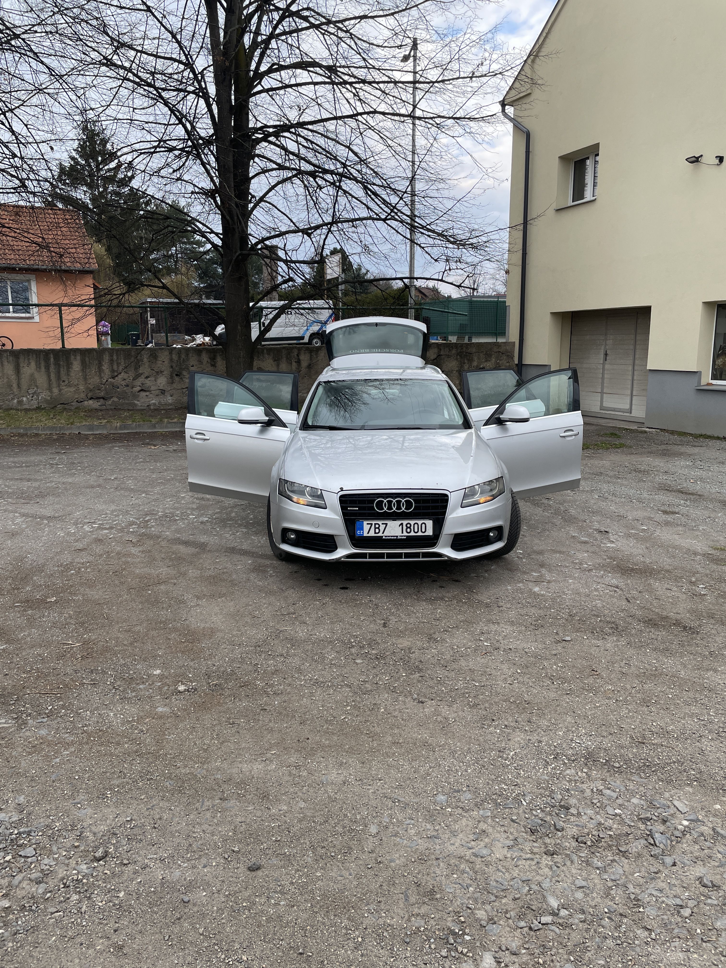 Audi A4, 3.0 TDI - 176 Kw - fotka 3