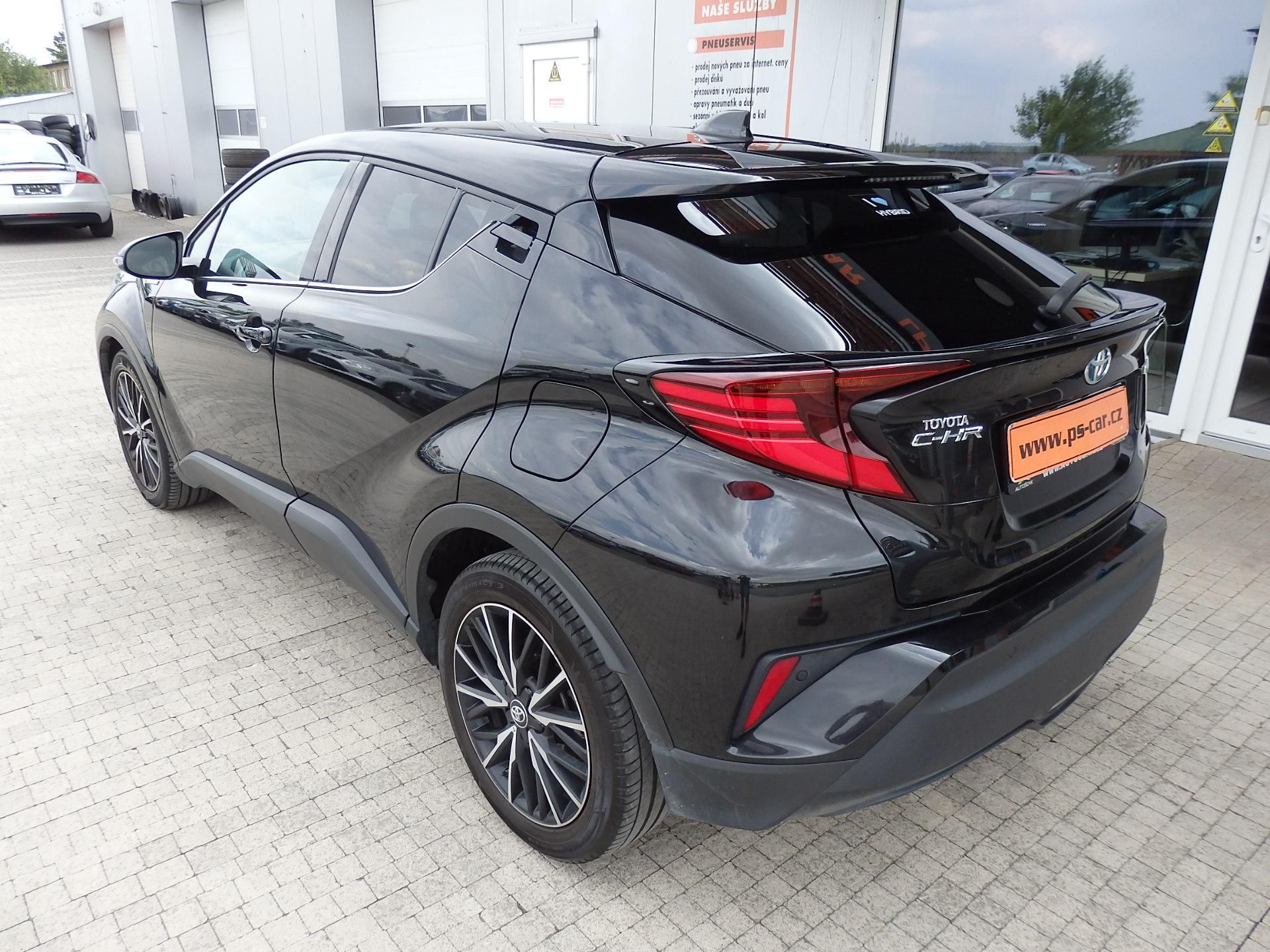 Toyota C-HR, 1.8 HYBRID EXECUTIVE - fotka 5