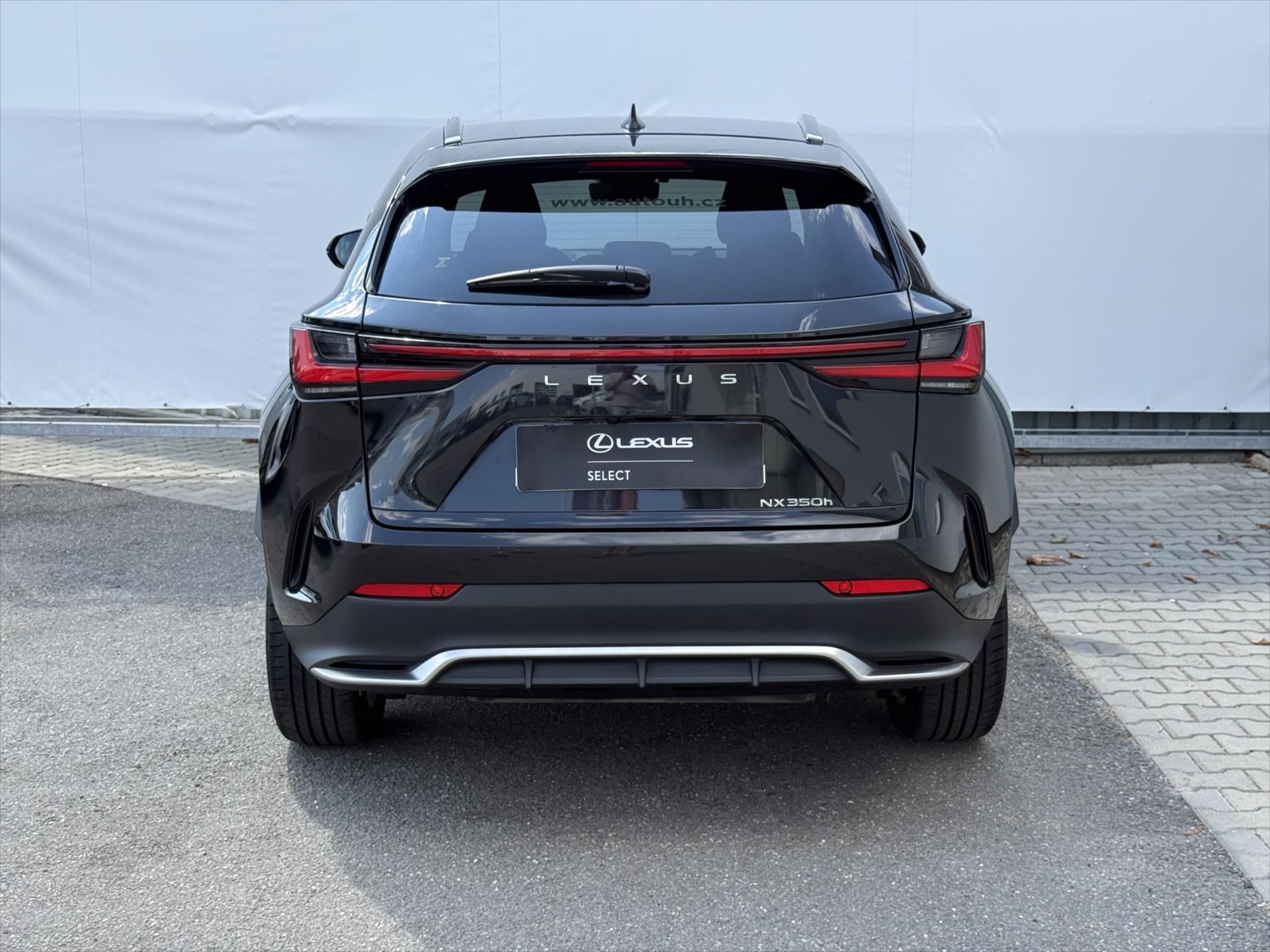Lexus NX 350h, 2,5 F-sport, 4x4 - fotka 5