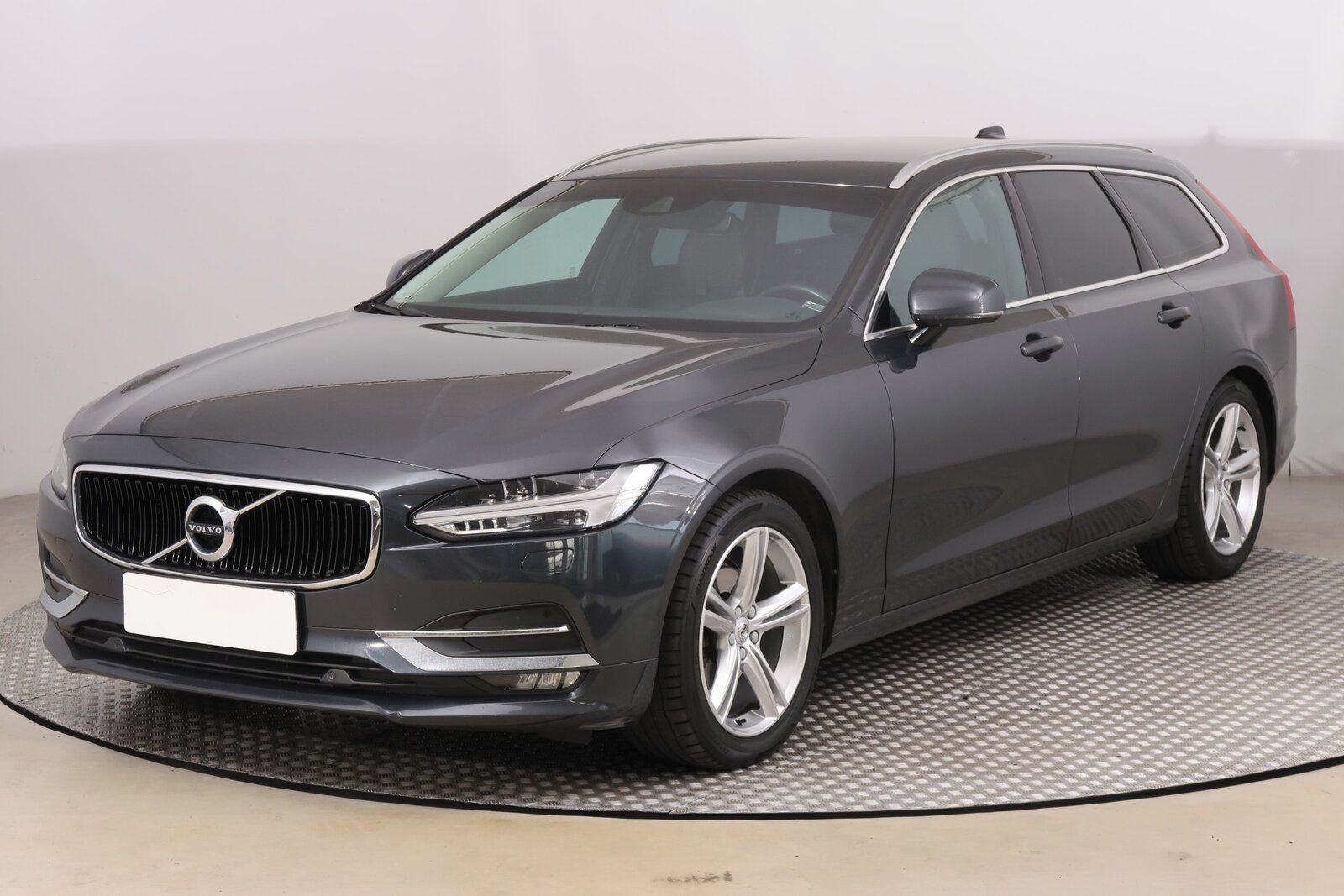 Volvo V90, D3 AWD, 4X4, Automat, Kůže - fotka 2